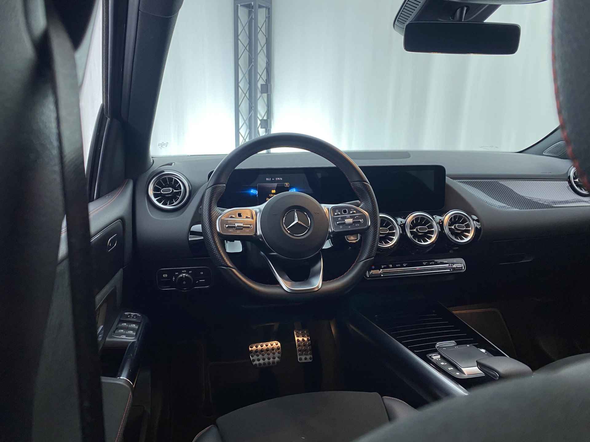 Mercedes-Benz B-Klasse 200 AMG Line Automaat | Apple Carplay | Navi | Camera | Ambient Lighting | Stoelverw. | - 14/41