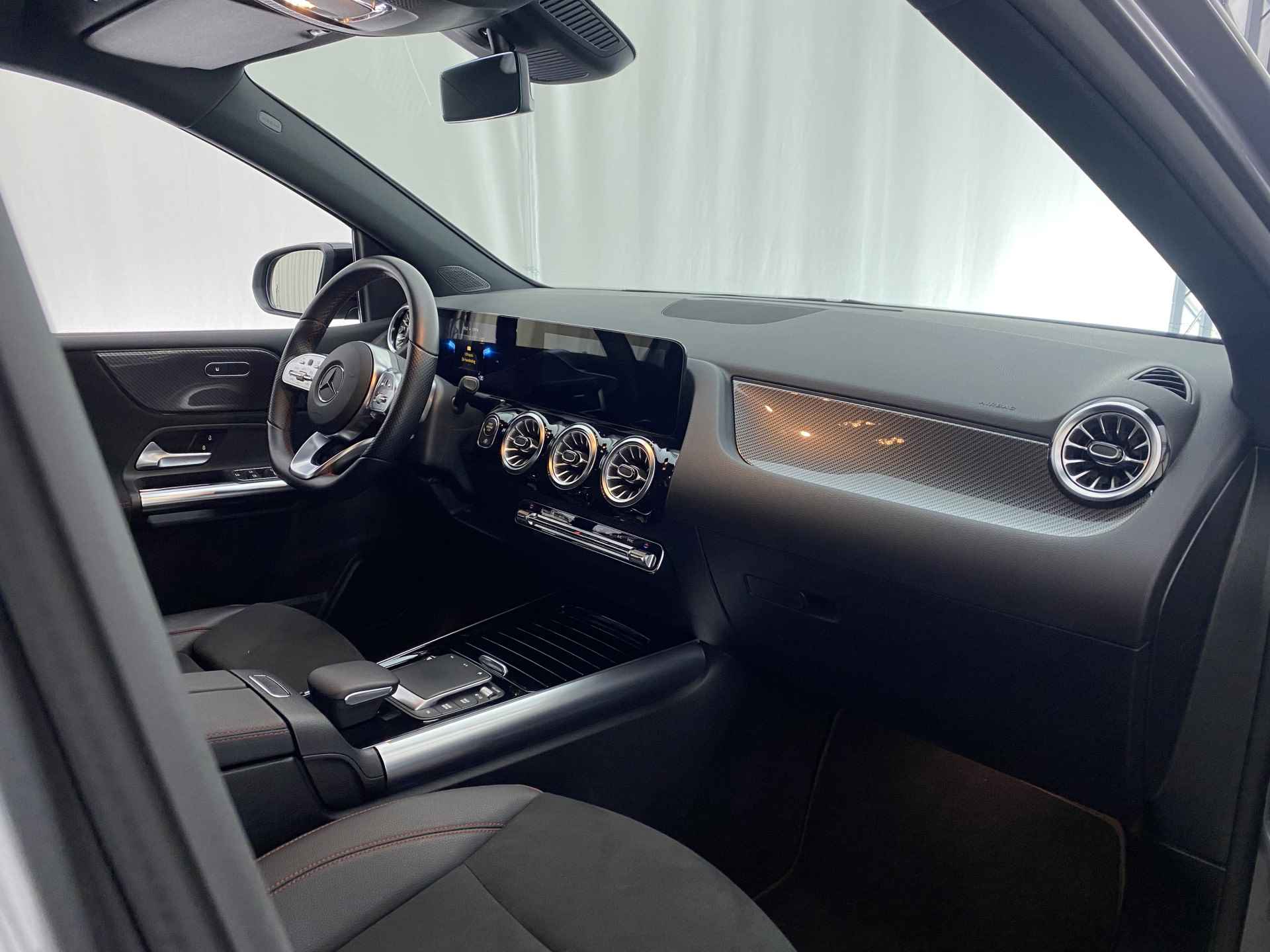 Mercedes-Benz B-Klasse 200 AMG Line Automaat | Apple Carplay | Navi | Camera | Ambient Lighting | Stoelverw. | - 13/41