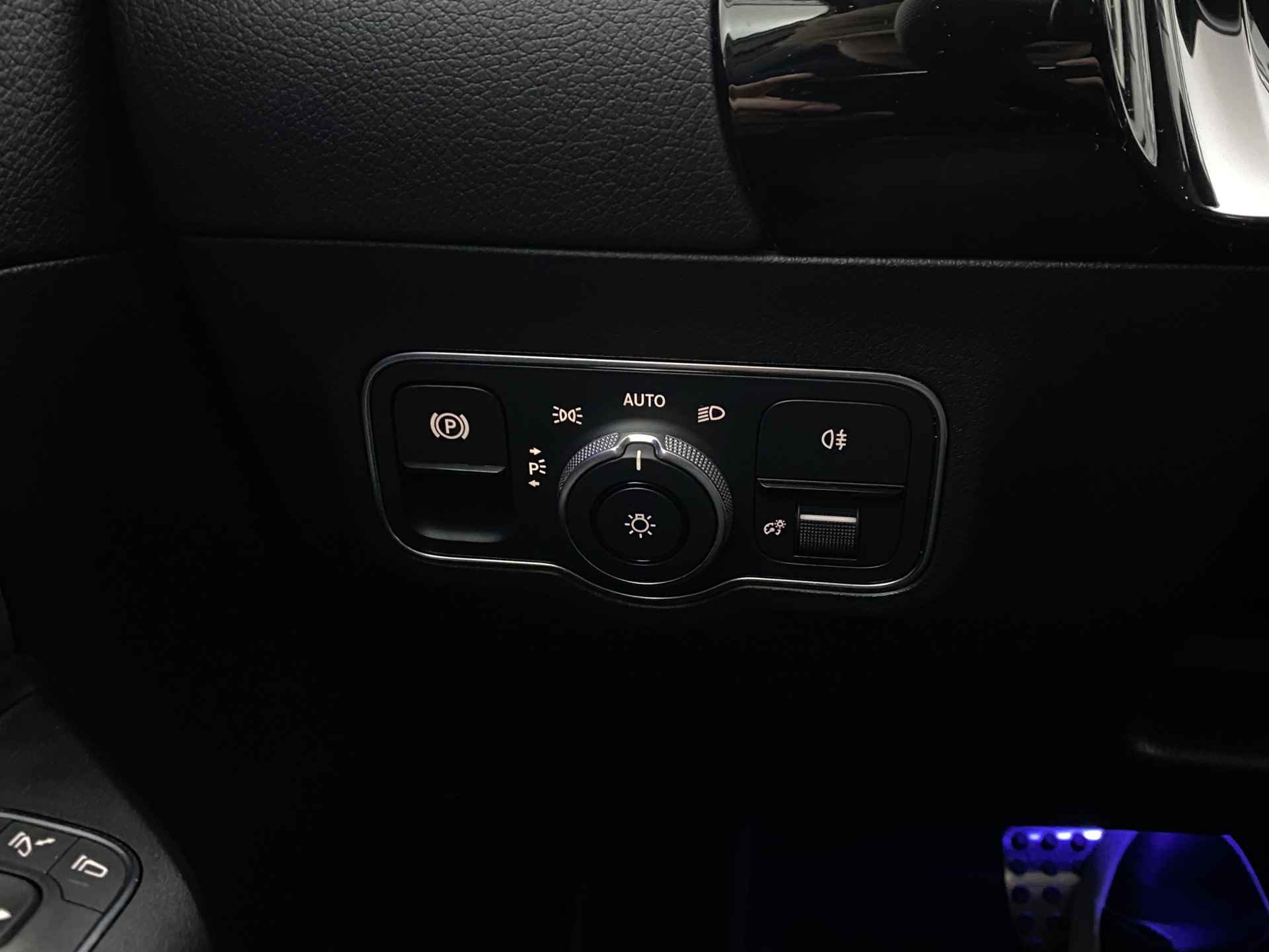 Mercedes-Benz B-Klasse 200 AMG Line Automaat | Apple Carplay | Navi | Camera | Ambient Lighting | Stoelverw. | - 34/41