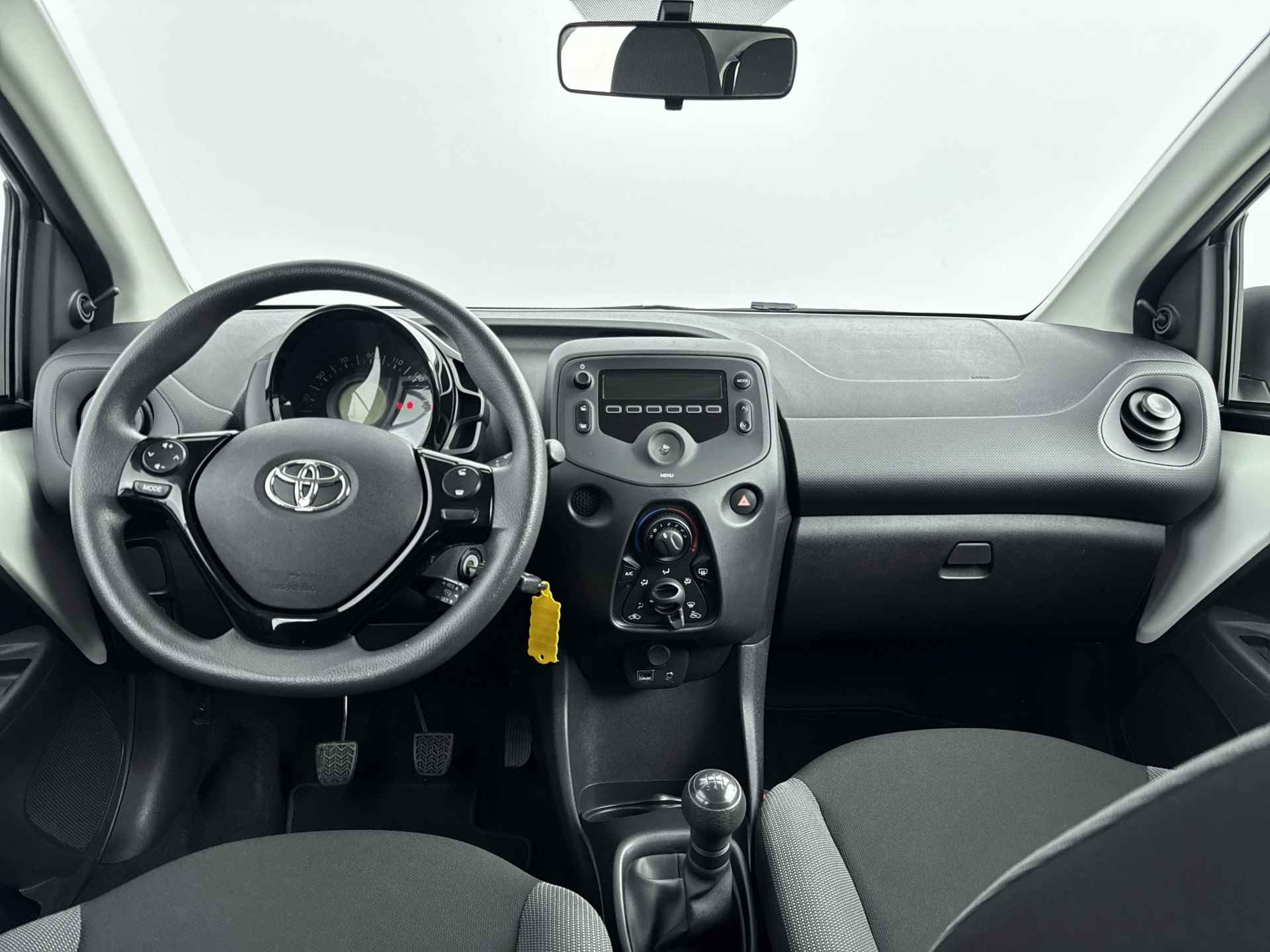 Toyota Aygo 1.0 VVT-i x-fun | Airco | Bluetooth | Radio | - 6/40