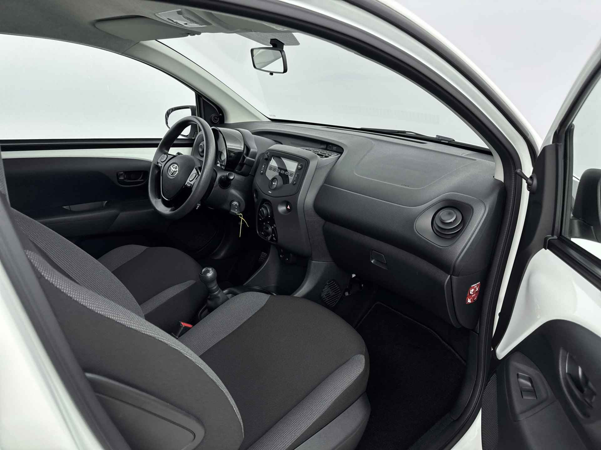 Toyota Aygo 1.0 VVT-i x-fun | Airco | Bluetooth | Radio | - 29/40