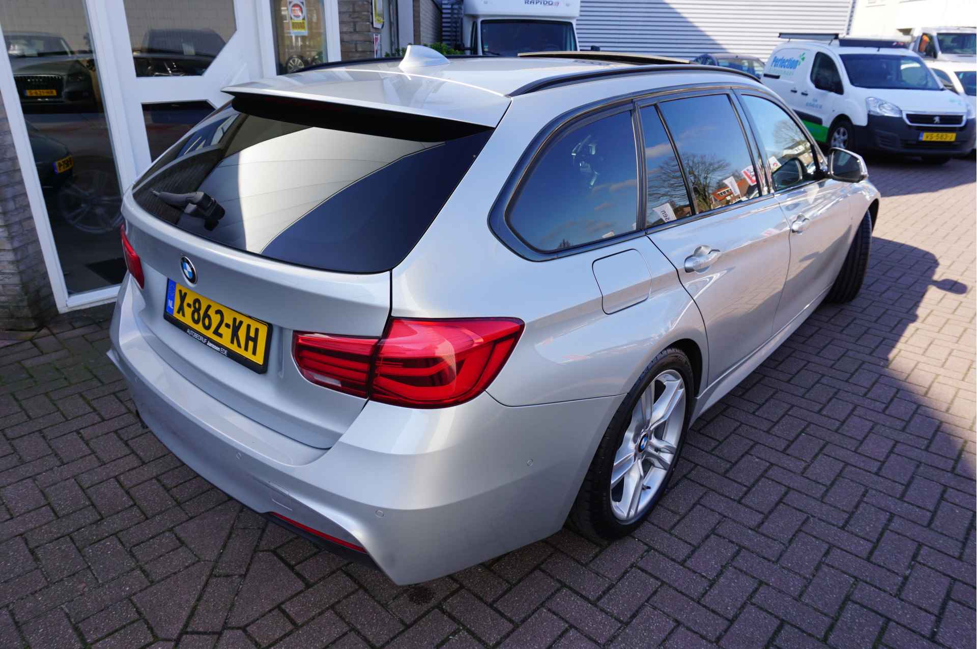 BMW 3 Serie Touring 318I M Sport Edition Automaat - 3/25