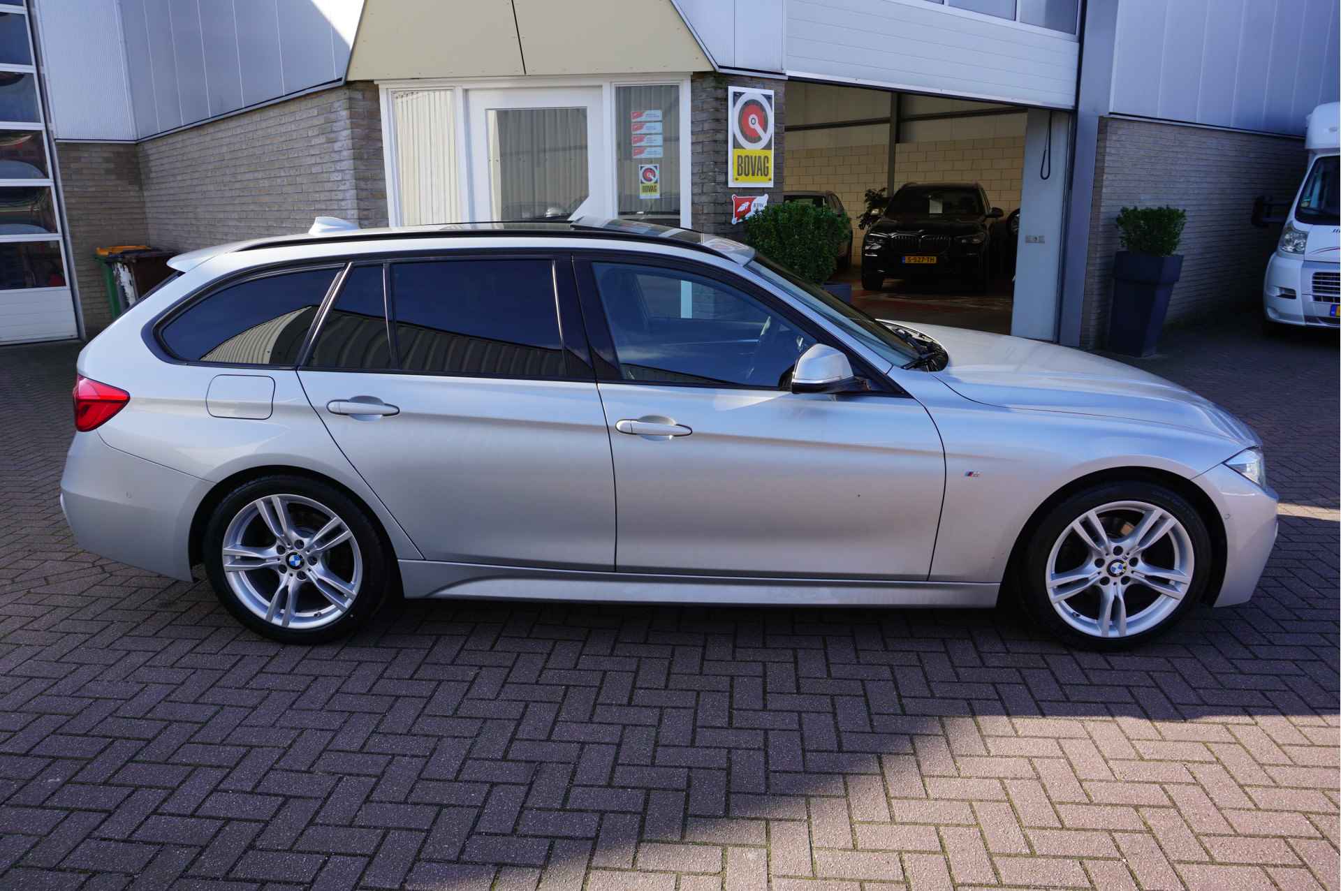 BMW 3 Serie Touring 318I M Sport Edition Automaat - 11/25