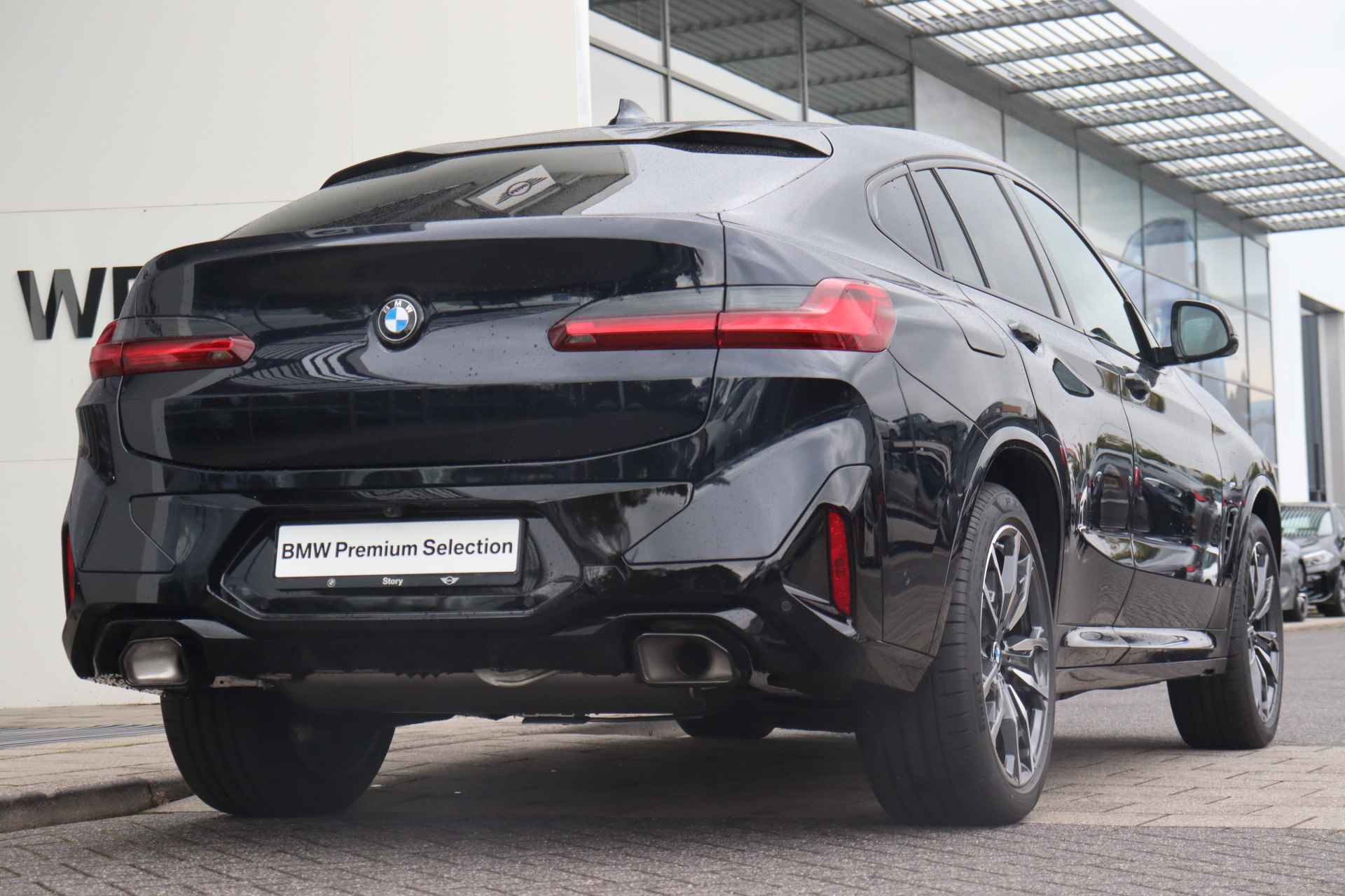 BMW X4 xDrive30i High Executive M Sport Automaat / Panoramadak / Trekhaak / Laserlight / Parking Assistant Plus / Head-Up / Sportstoelen / Comfort Access - 13/41