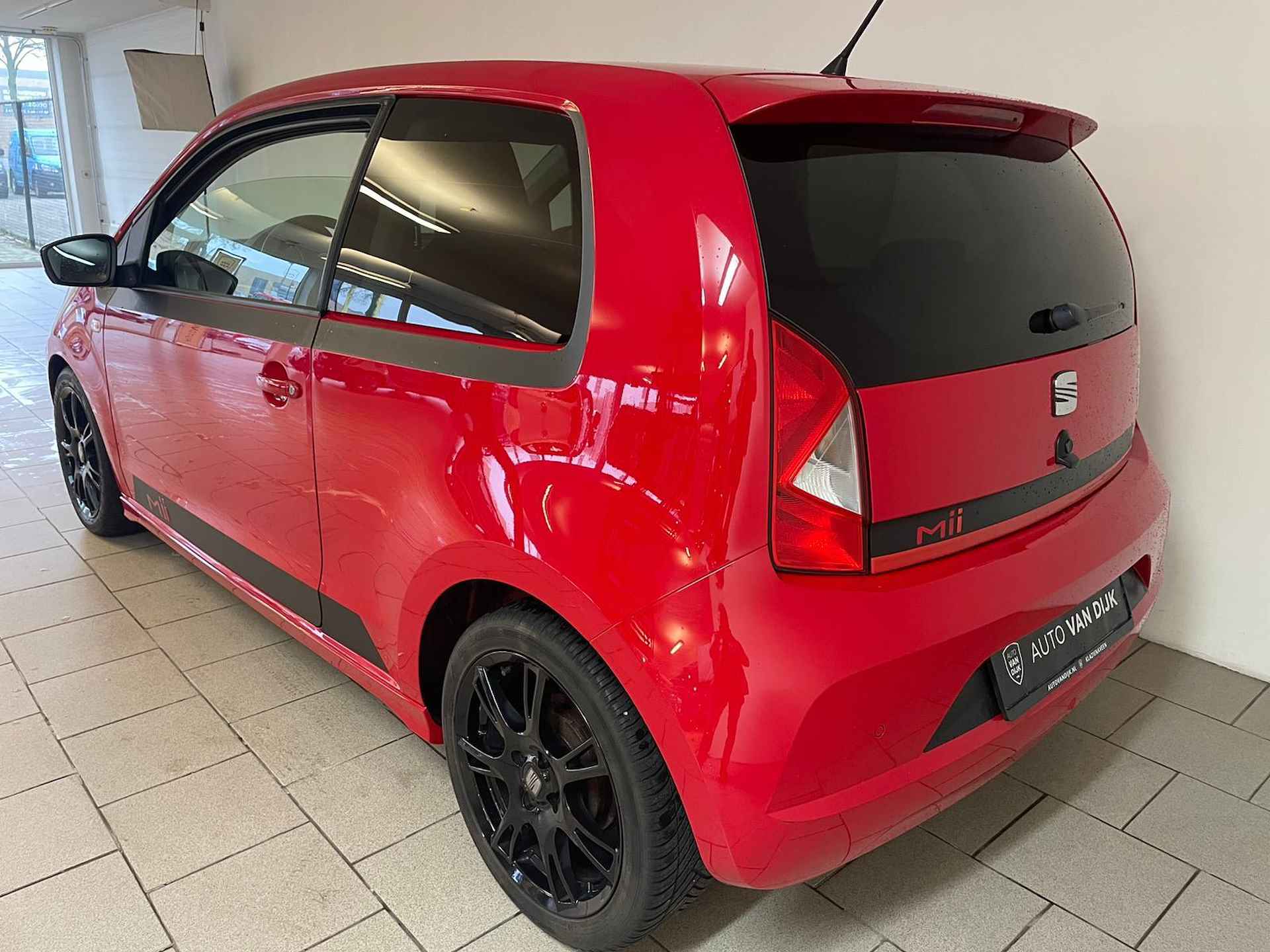 Seat MII 1.0 Sport 75PK AIRCO NAVI CRUISE PDC VELGEN SPOILERS STRIPING ZEER SPECIAAL ZEER NETTE AUTO - 4/38