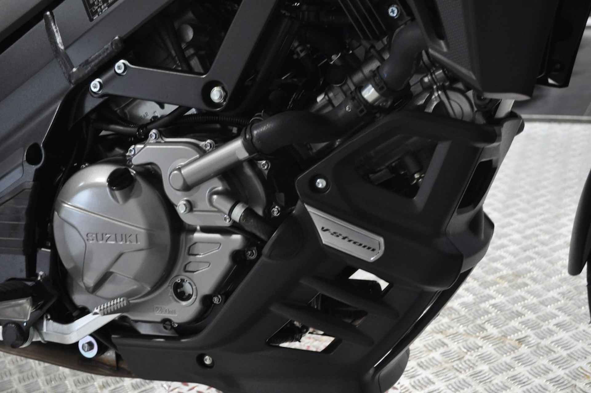 SUZUKI Dl 650 Xt   Abs V-STROM - 6/18