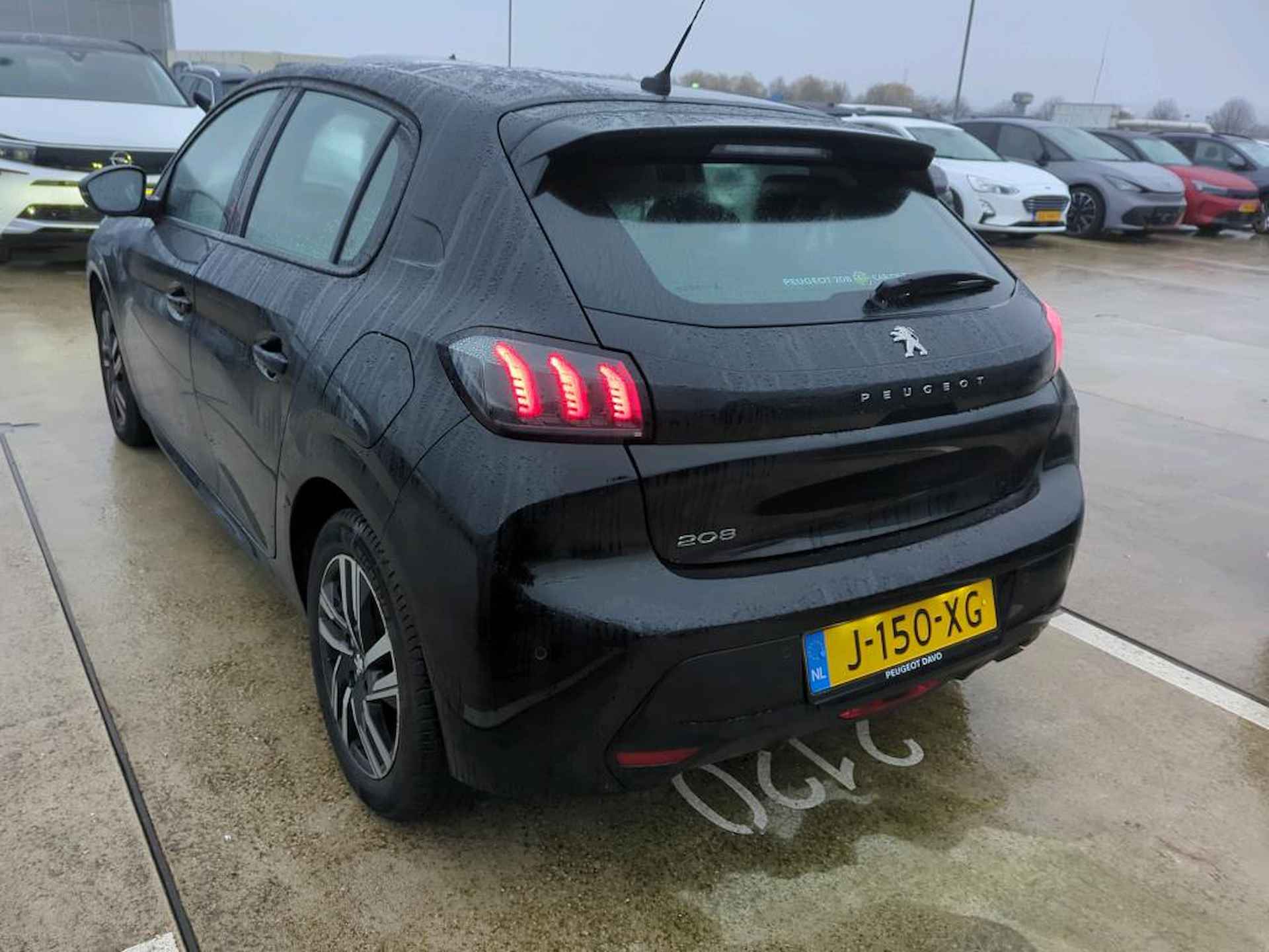 Peugeot 208 5drs 1.2 PureTech 100pk Allure | Navigatie | Apple Carplay | 3D Instrumentenpaneel | - 4/13