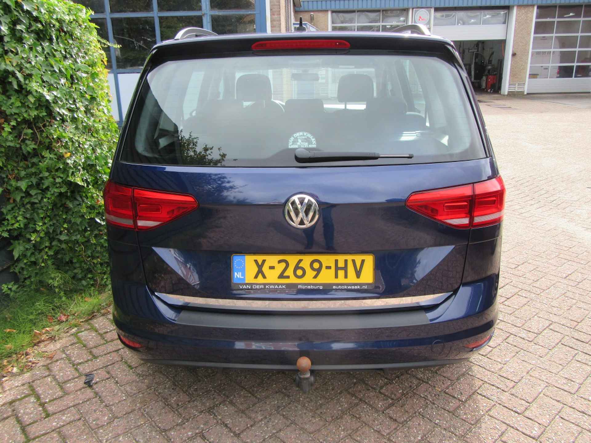 Volkswagen Touran 1.2 TSI Trendline Navigatie | Trekhaak | Clima - 5/31