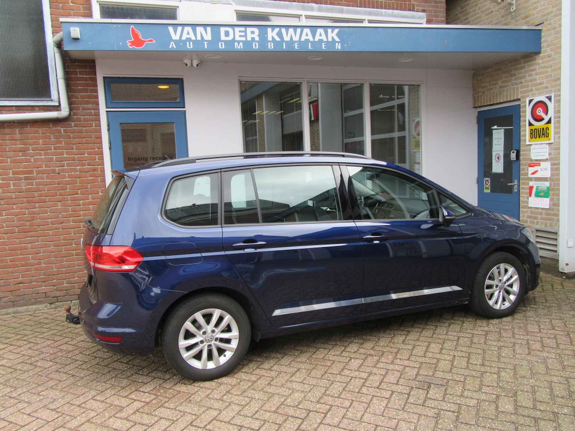 Volkswagen Touran 1.2 TSI Trendline Navigatie | Trekhaak | Clima - 28/31