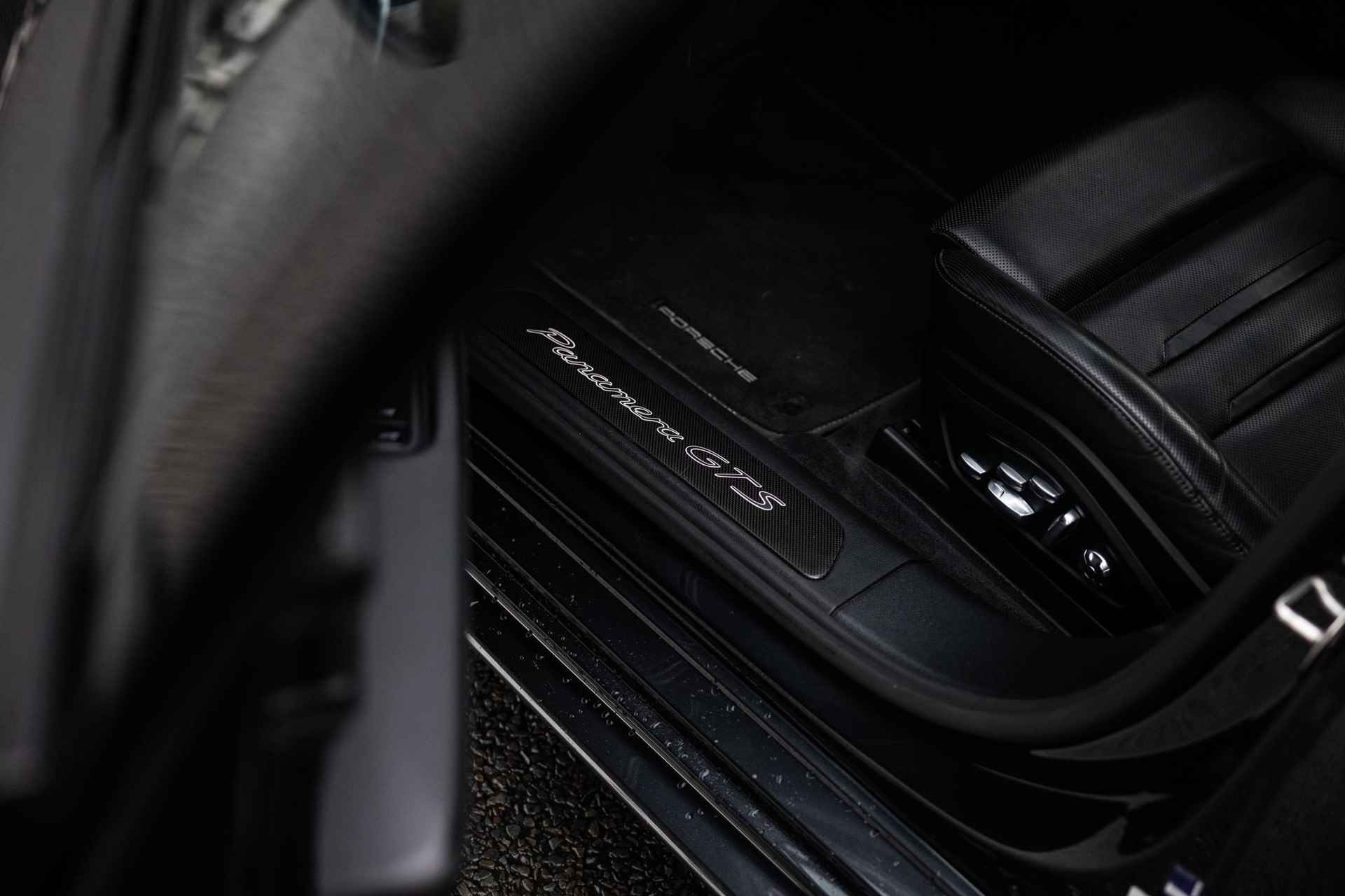 Porsche Panamera Sport Turismo 4.0 GTS | NL Auto | Sport-Chrono Pakket | Sport-Uitlaatsysteem | HUD | Adaptieve Cruise | 21"Sport Design | PDLS+ | Panoramadak | Softclose | Bose Audio | - 18/51