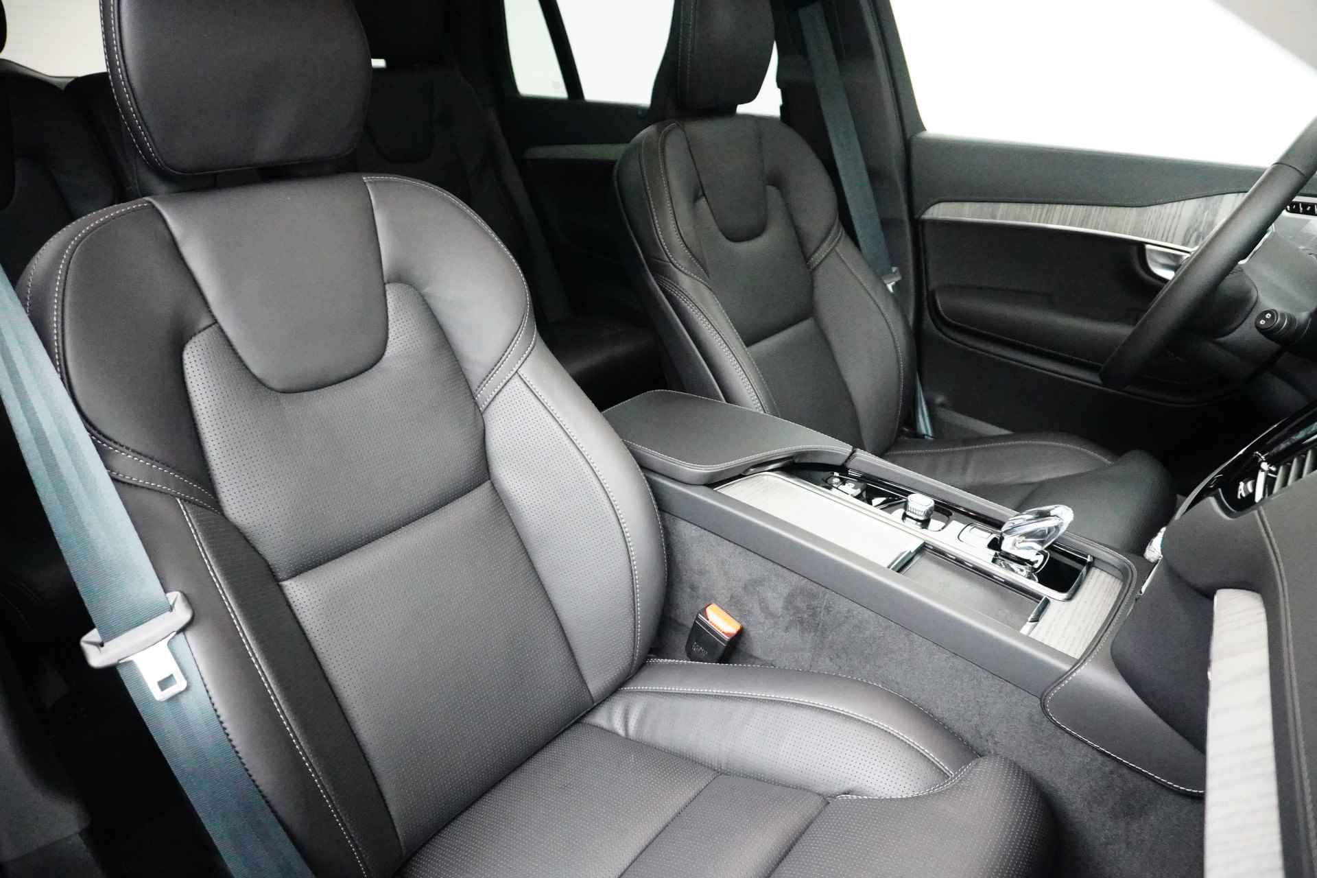 Volvo XC90 T8 Recharge AWD Ultimate Dark | Bowers & Wilkins | Luchtvering | Massage/ventilatie | Gelaagd glas | 22" wielen | - 7/38