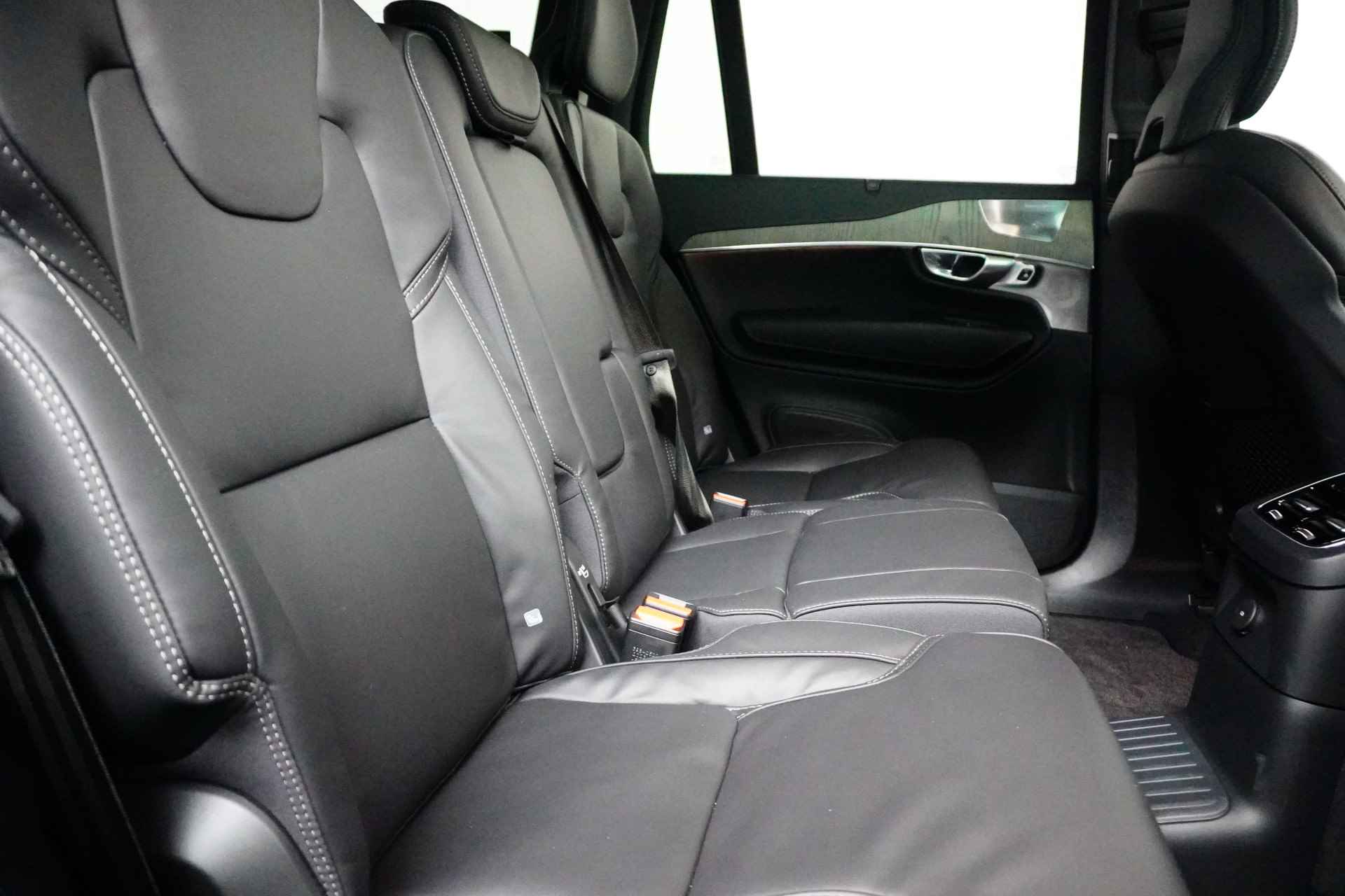 Volvo XC90 T8 Recharge AWD Ultimate Dark | Bowers & Wilkins | Luchtvering | Massage/ventilatie | Gelaagd glas | 22" wielen | - 9/38