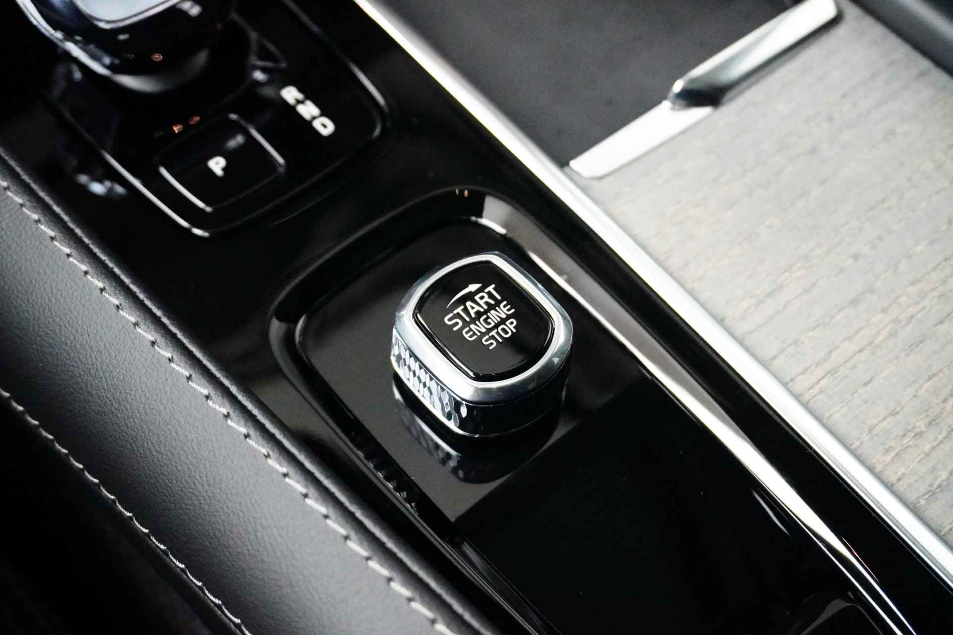 Volvo XC90 T8 Recharge AWD Ultimate Dark | Bowers & Wilkins | Luchtvering | Massage/ventilatie | Gelaagd glas | 22" wielen | - 29/38