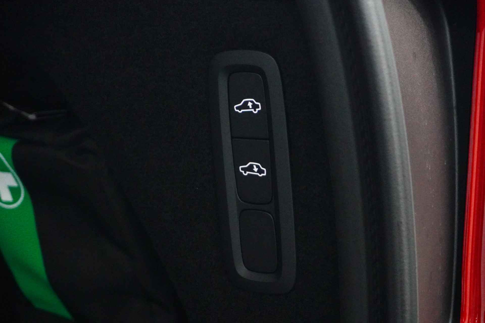 Volvo XC90 T8 Recharge AWD Ultimate Dark | Bowers & Wilkins | Luchtvering | Massage/ventilatie | Gelaagd glas | 22" wielen | - 34/38