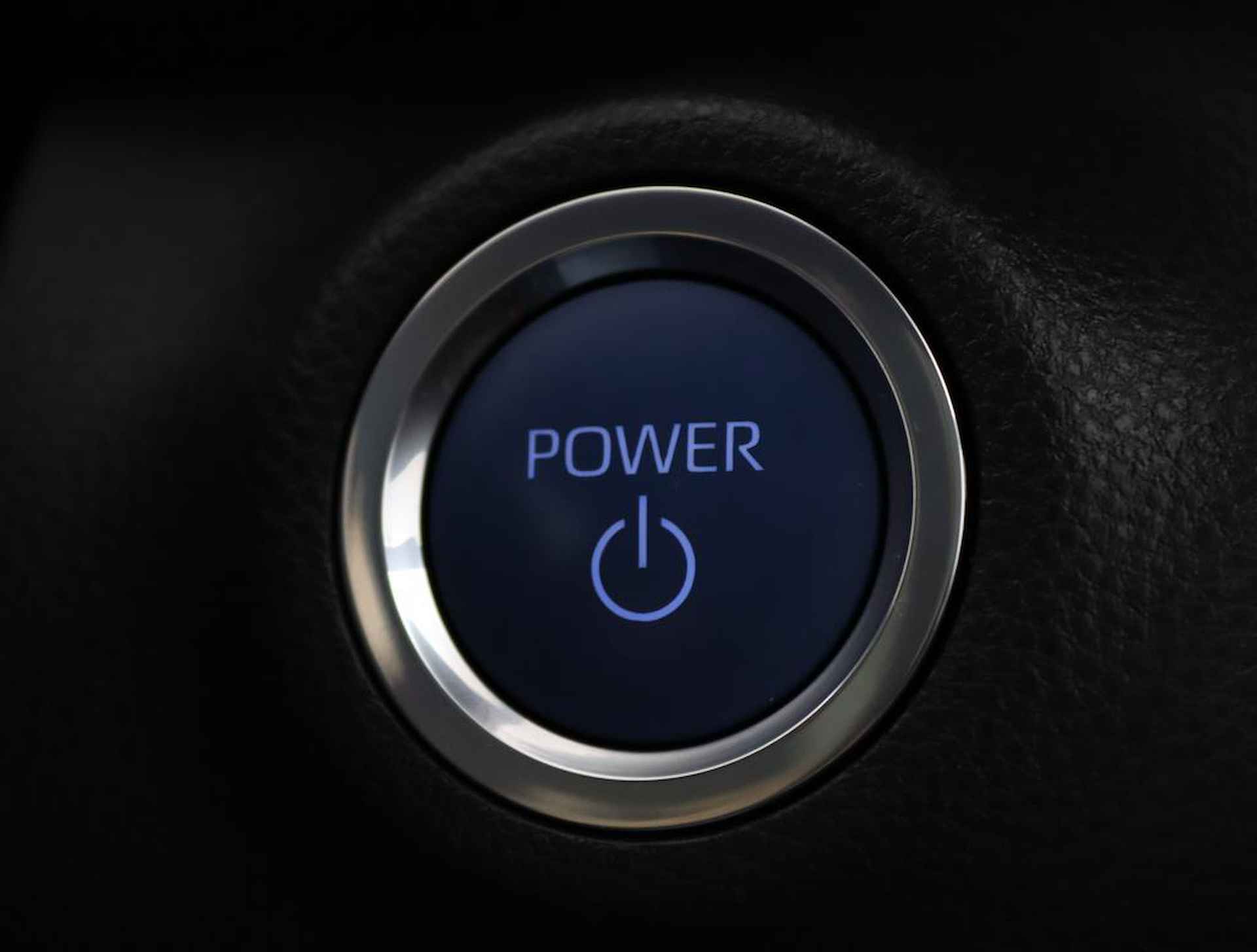 Toyota Yaris 1.5 Hybrid Executive Limited | Panoramadak | Head up display | Keyless start en entry | Parkeersensoren voor en achter | - 45/55
