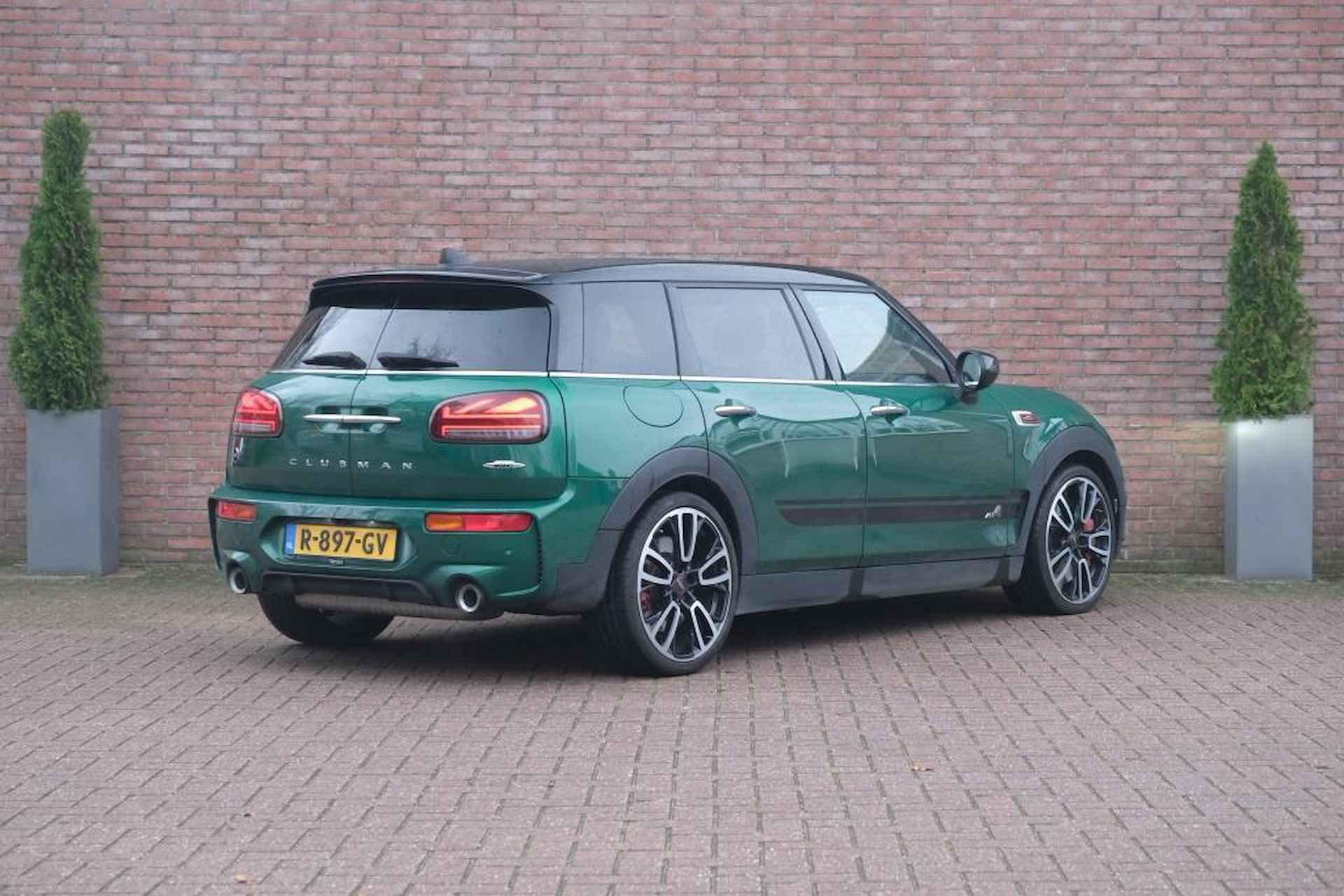 Mini Clubman 2.0 JCW 306pk All4 Aut. Thunder Pack | Navi | Panoramadak | Adaptive Cruise | Head-up Display | Keyless | Leder | Camera | Harman/Kardon - 31/32