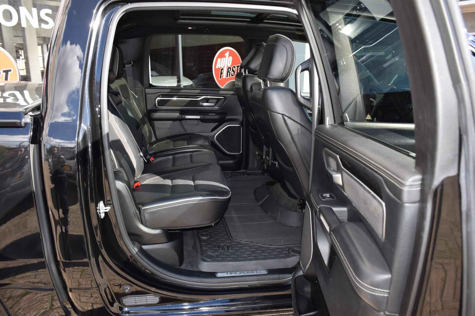 Dodge Ram 1500 5.7 V8 4x4 Crew Cab Laramie, Leer, Panorama dak, PDC, Achteruitrij camera, Trekhaak, Leer, Led-Xenon. - 64/74