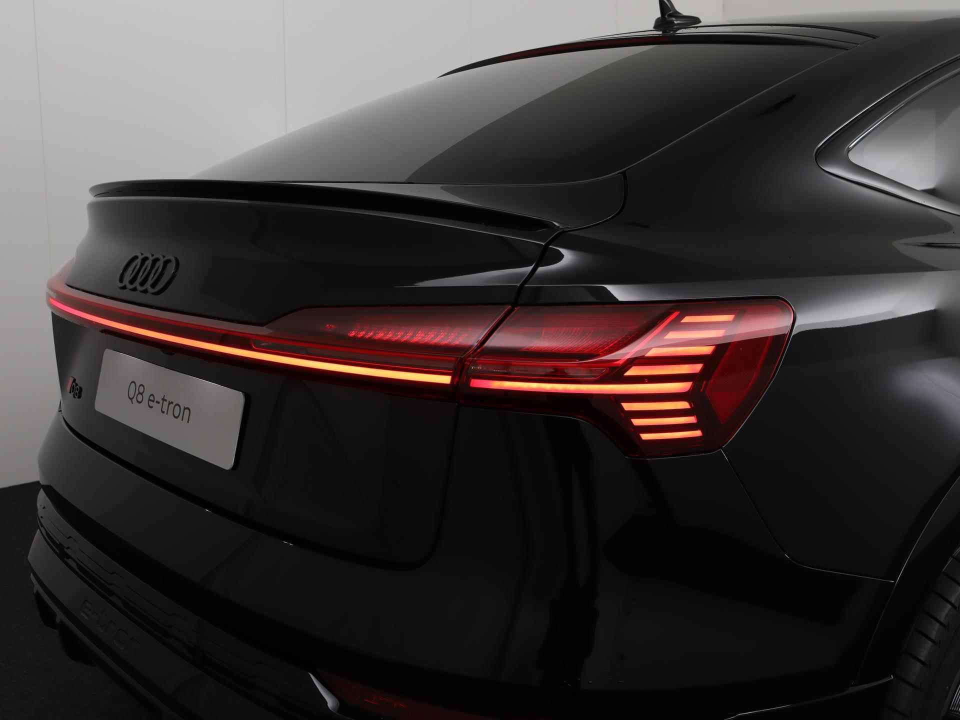 Audi Q8 Sportback e-tron 55 quattro S Edition 115 kWh | Panoramadak | Camera | LED | Adaptive Cruise | Stoelverwarming | Navigatie | - 11/46