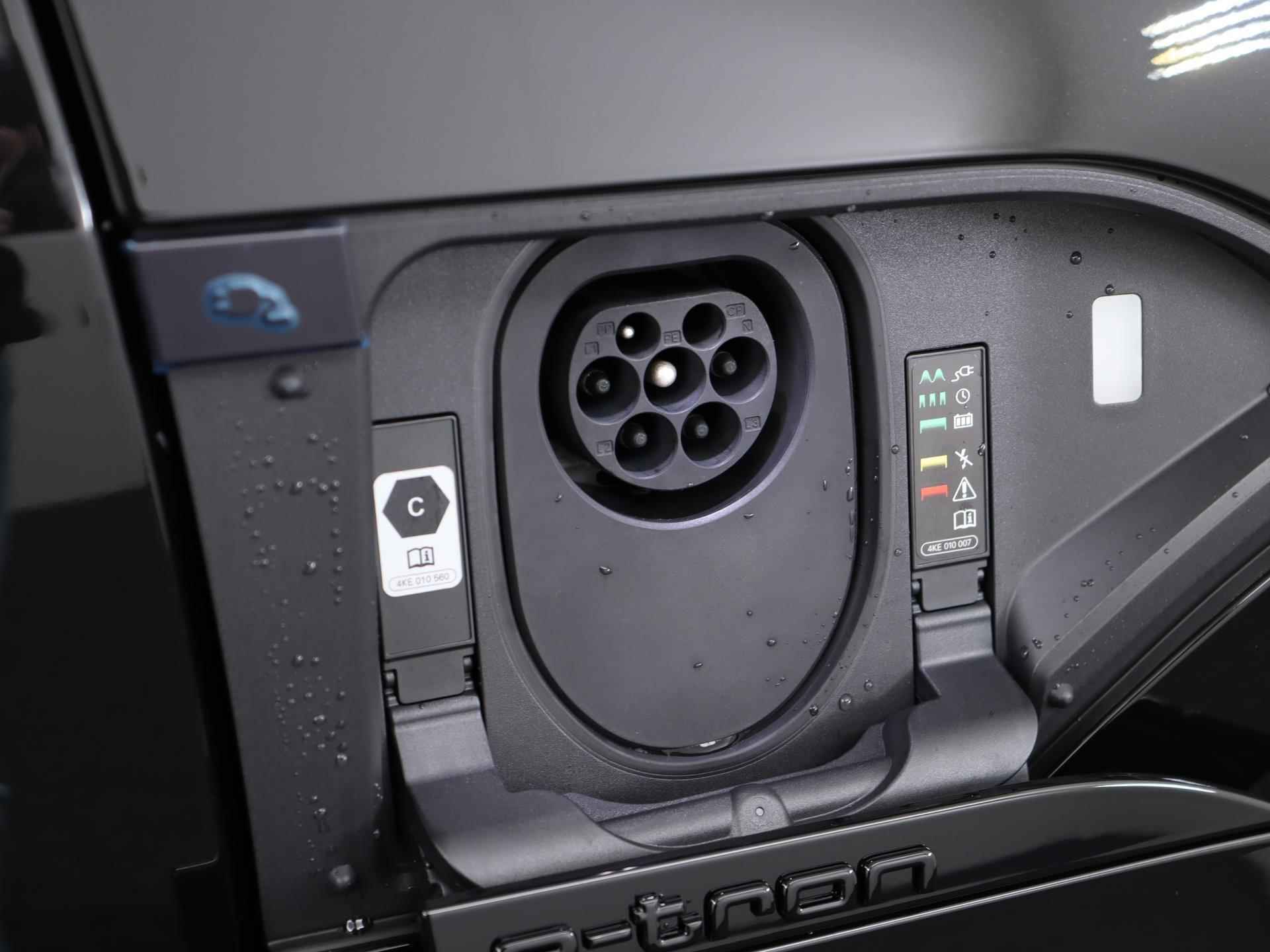 Audi Q8 Sportback e-tron 55 quattro S Edition 115 kWh | Panoramadak | Camera | LED | Adaptive Cruise | Stoelverwarming | Navigatie | - 16/46