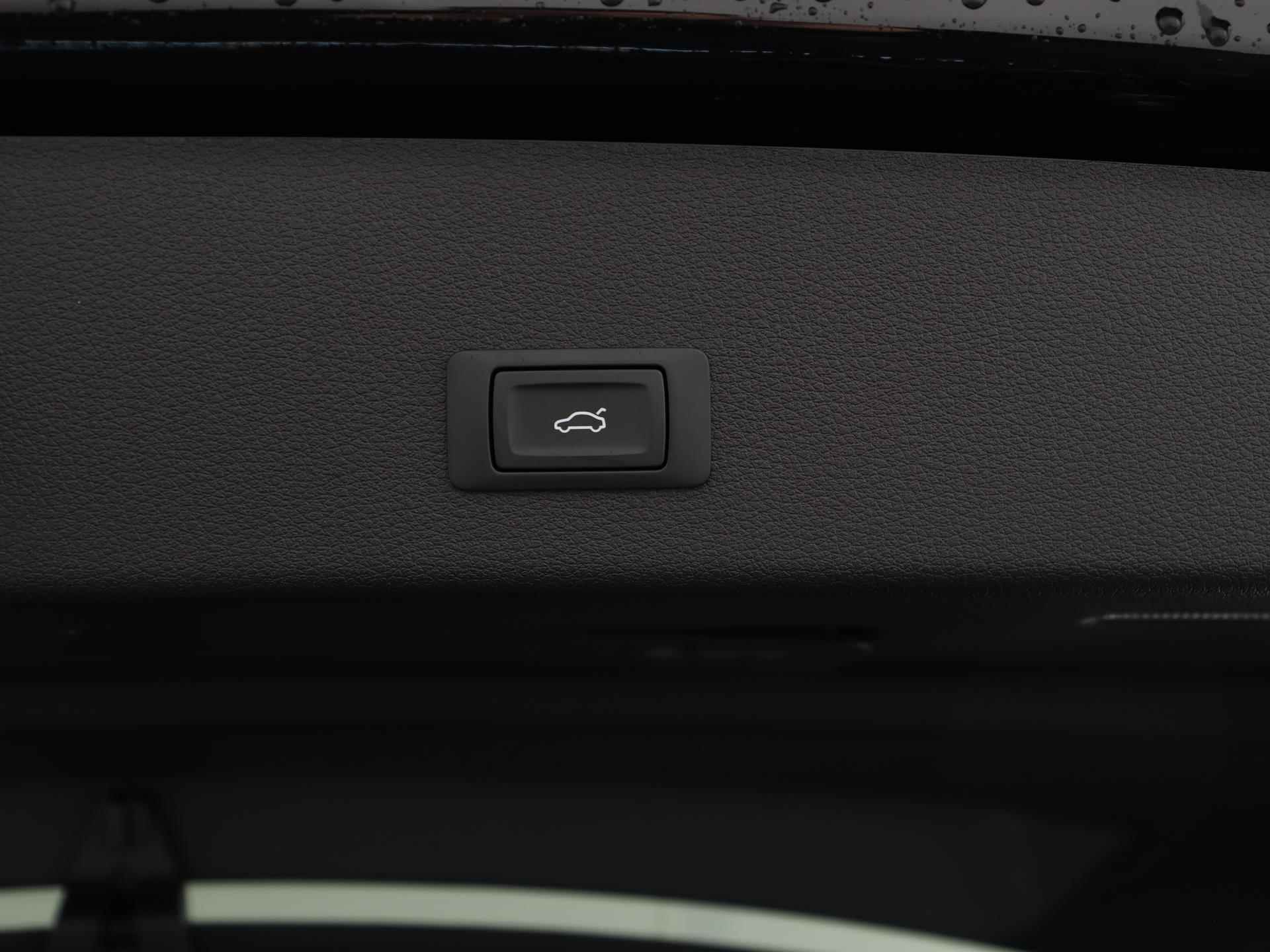 Audi Q8 Sportback e-tron 55 quattro S Edition 115 kWh | Panoramadak | Camera | LED | Adaptive Cruise | Stoelverwarming | Navigatie | - 19/46
