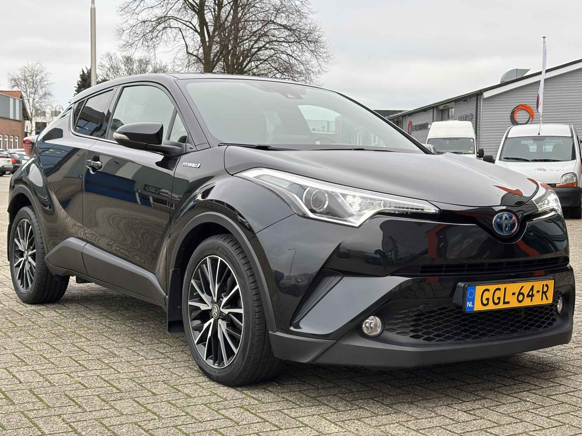 Toyota C-HR 1.8 Hybrid Executive / Airco / Navi / Achterruitrijcamera / Stoelverwarming / - 31/36