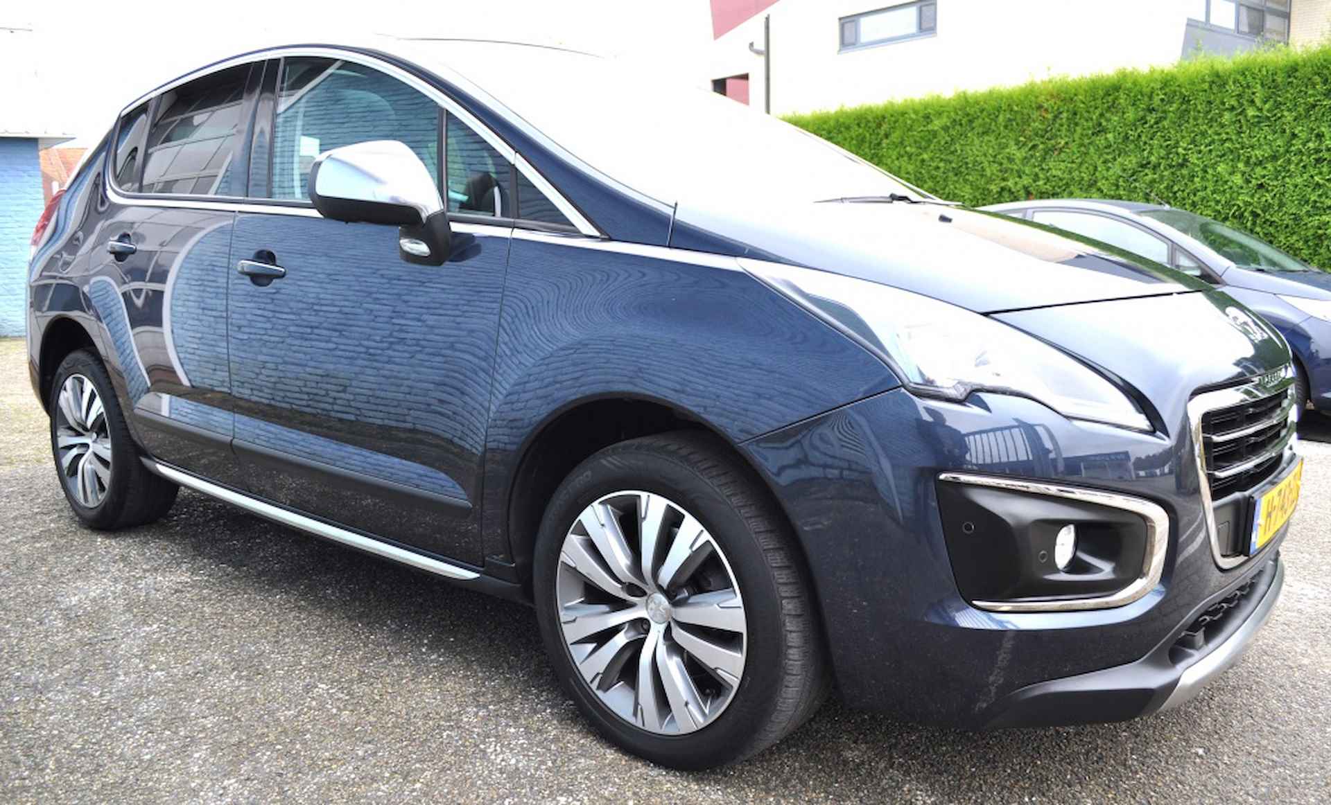 Peugeot 3008 1.6 Allure Autom Pano trh navi - 6/24