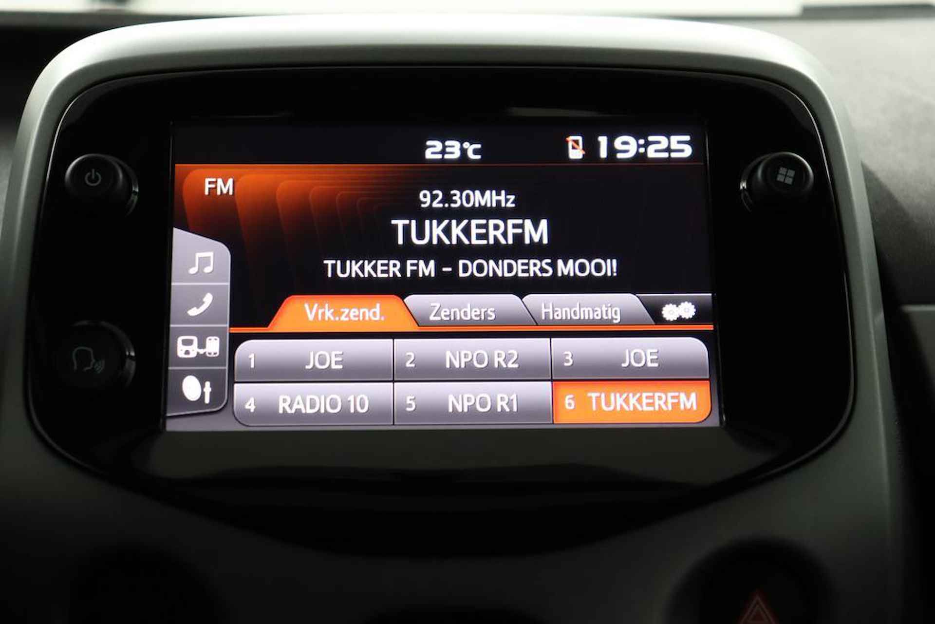 Toyota Aygo 1.0 VVT-i x-play | Apple Carplay/Android Auto | Parkeercamera | 5-Deurs | - 8/37