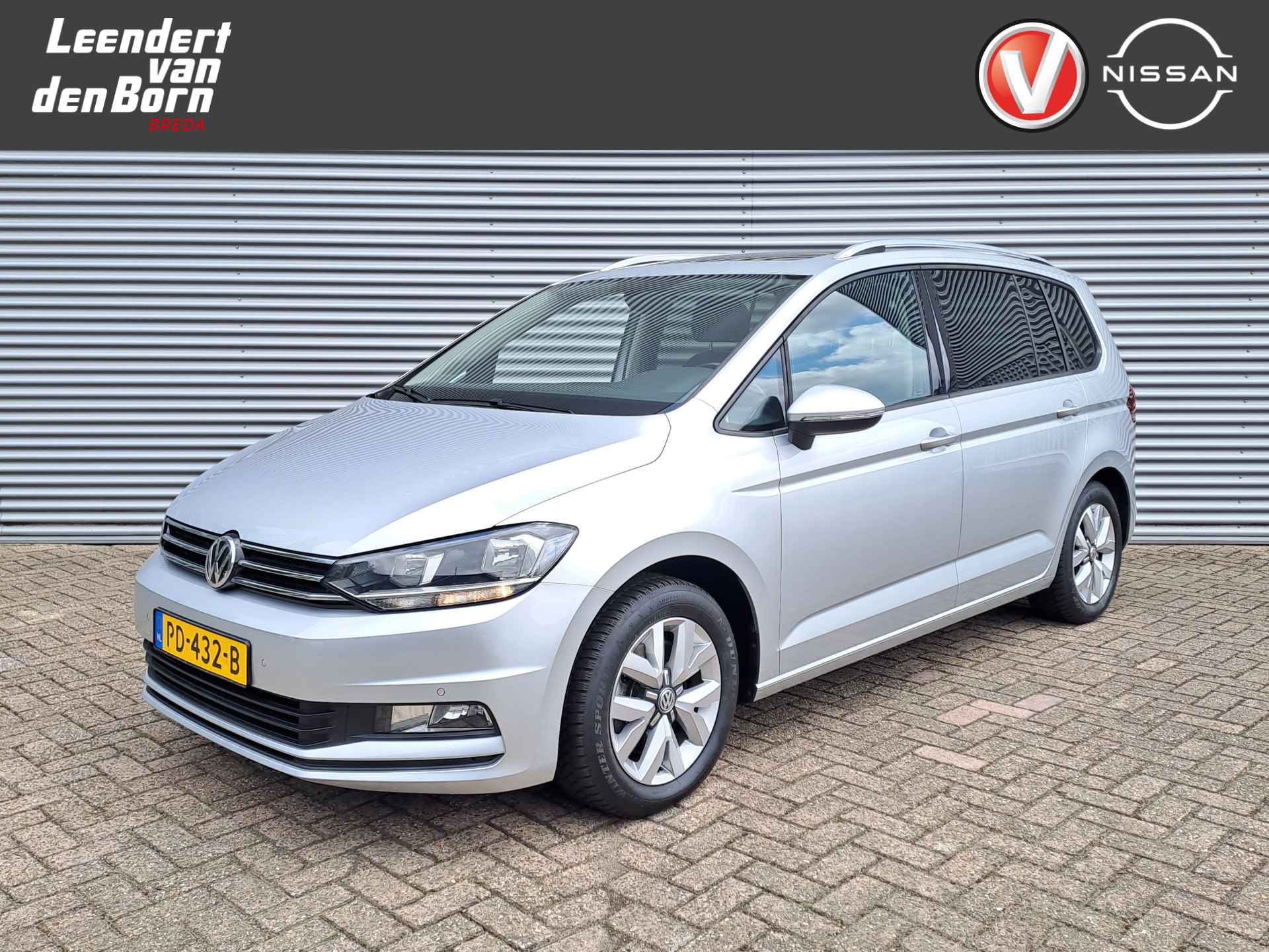 Volkswagen Touran 1.4 TSI Comfortline Business Massagestoelen | Schuifdak | Navigatie | Climate - 1/26