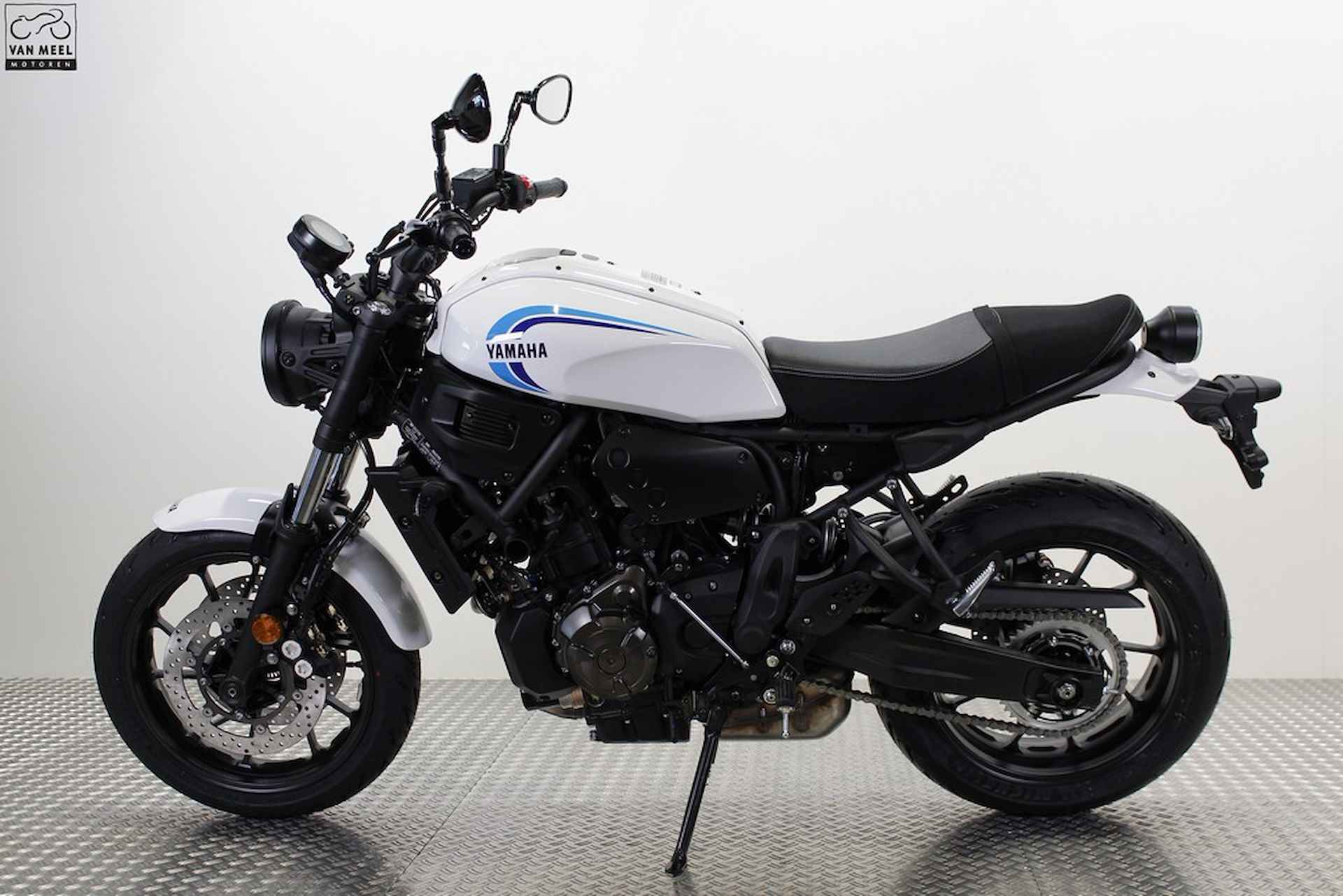 Yamaha XSR 700 - 4/10