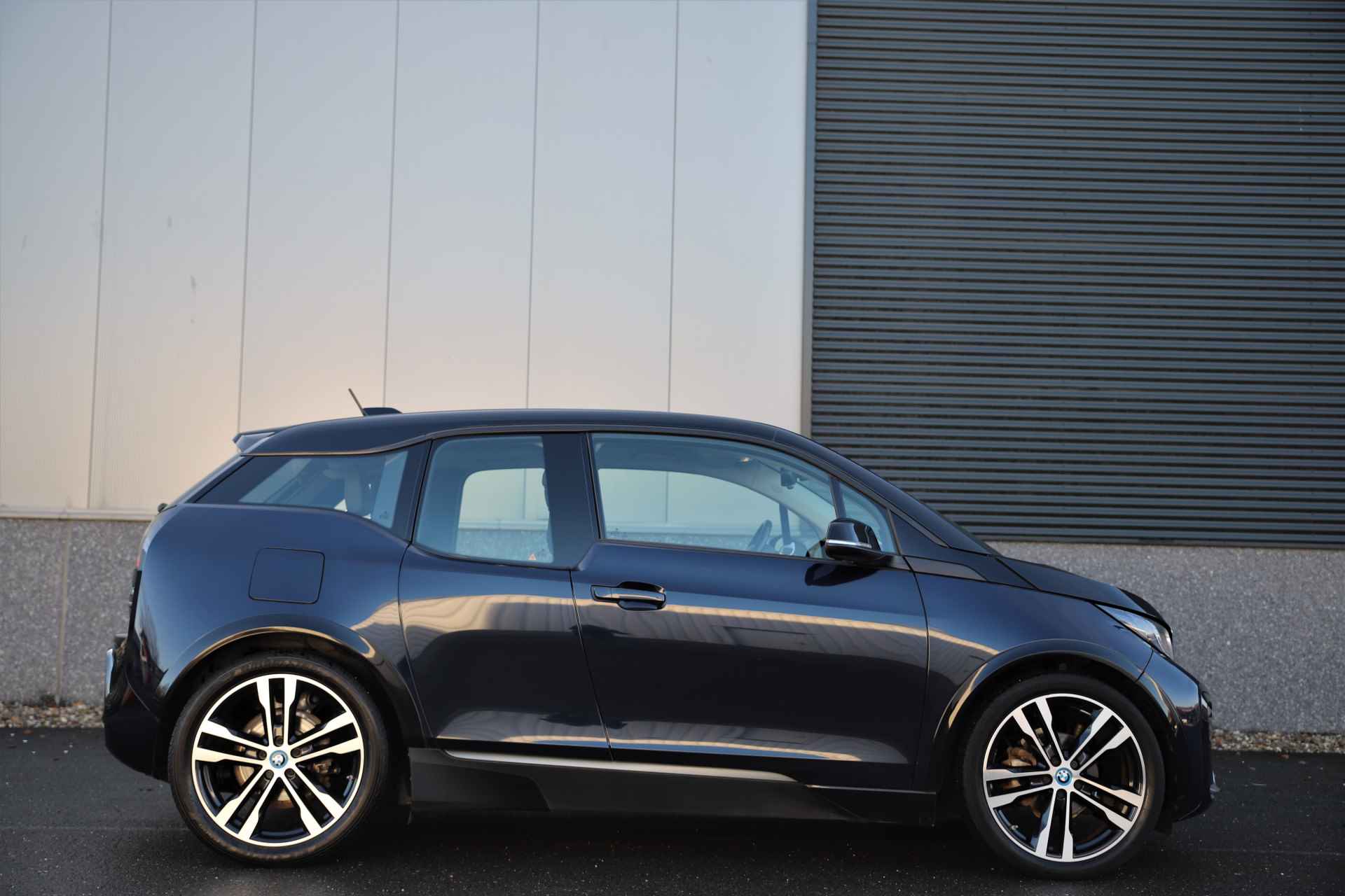 BMW i3 S 184pk Executive 120Ah 42 kWh Leder/W-pomp/Camera/3-fase - 18/41