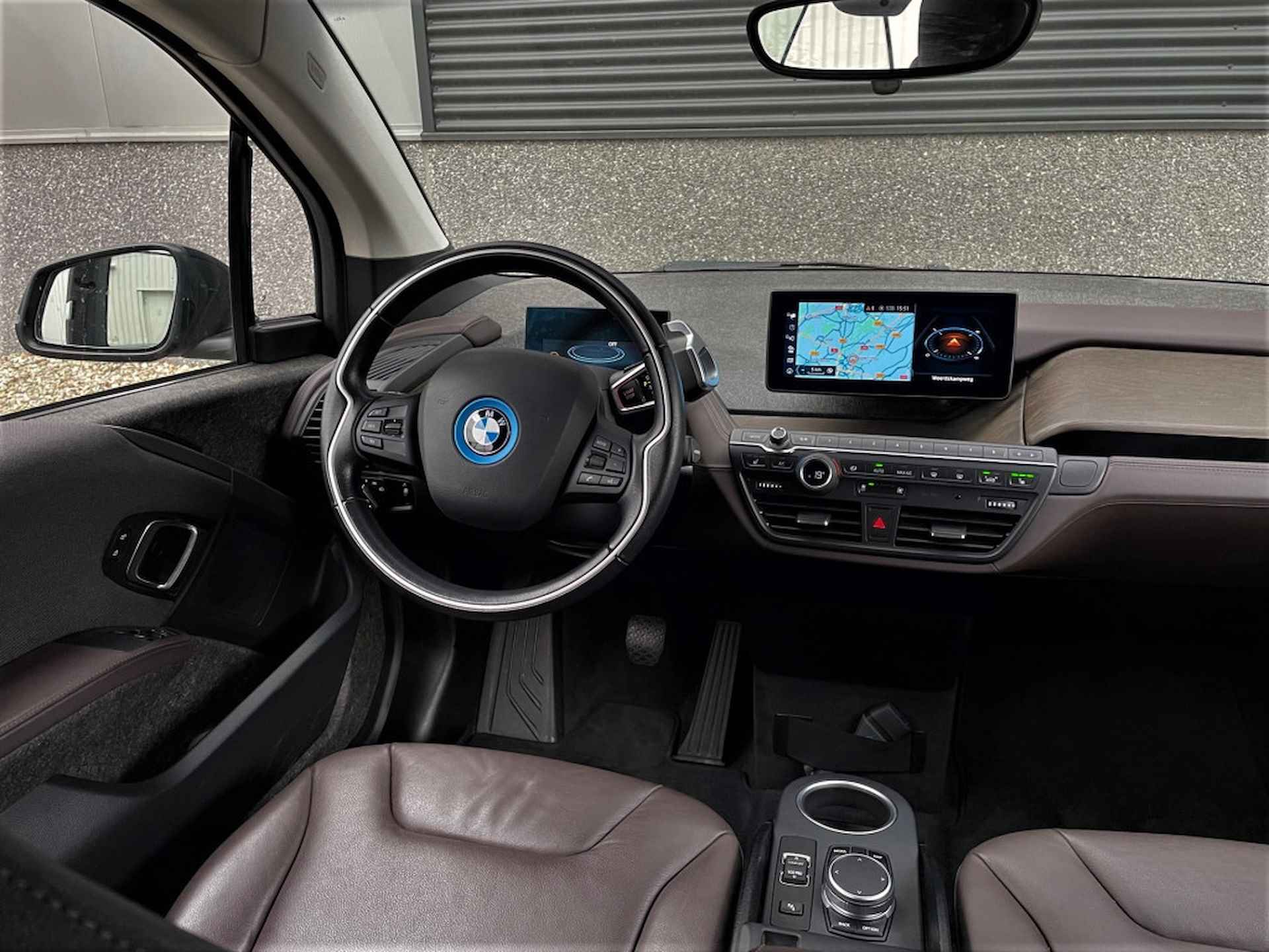 BMW i3 S 184pk Executive 120Ah 42 kWh Leder/W-pomp/Camera/3-fase - 23/41