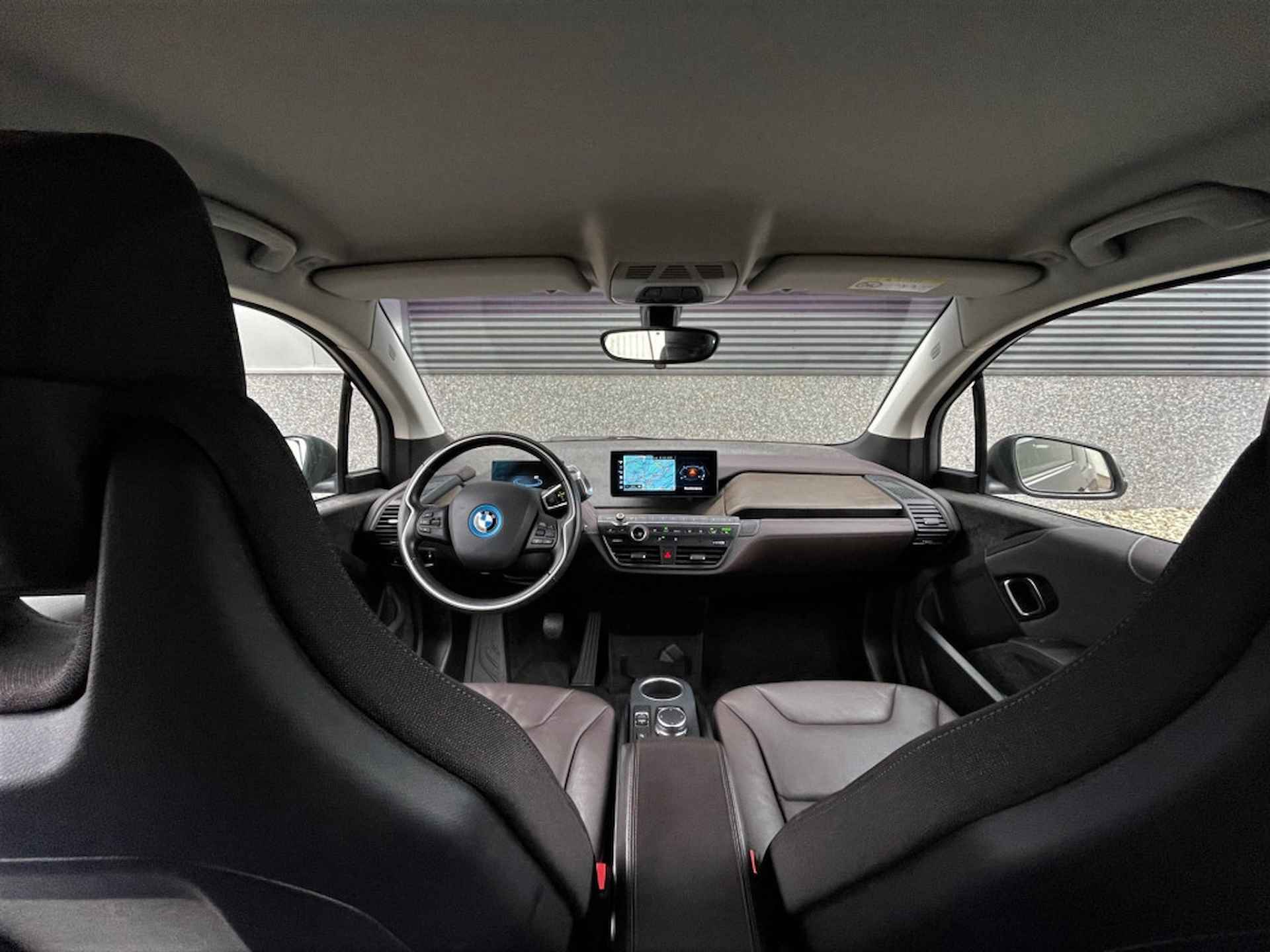 BMW i3 S 184pk Executive 120Ah 42 kWh Leder/W-pomp/Camera/3-fase - 28/41