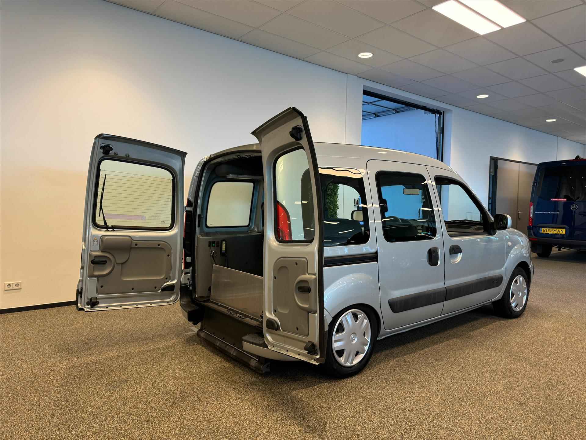 Renault Kangoo Rolstoelauto Automaat (airco) 3+1 - 9/38