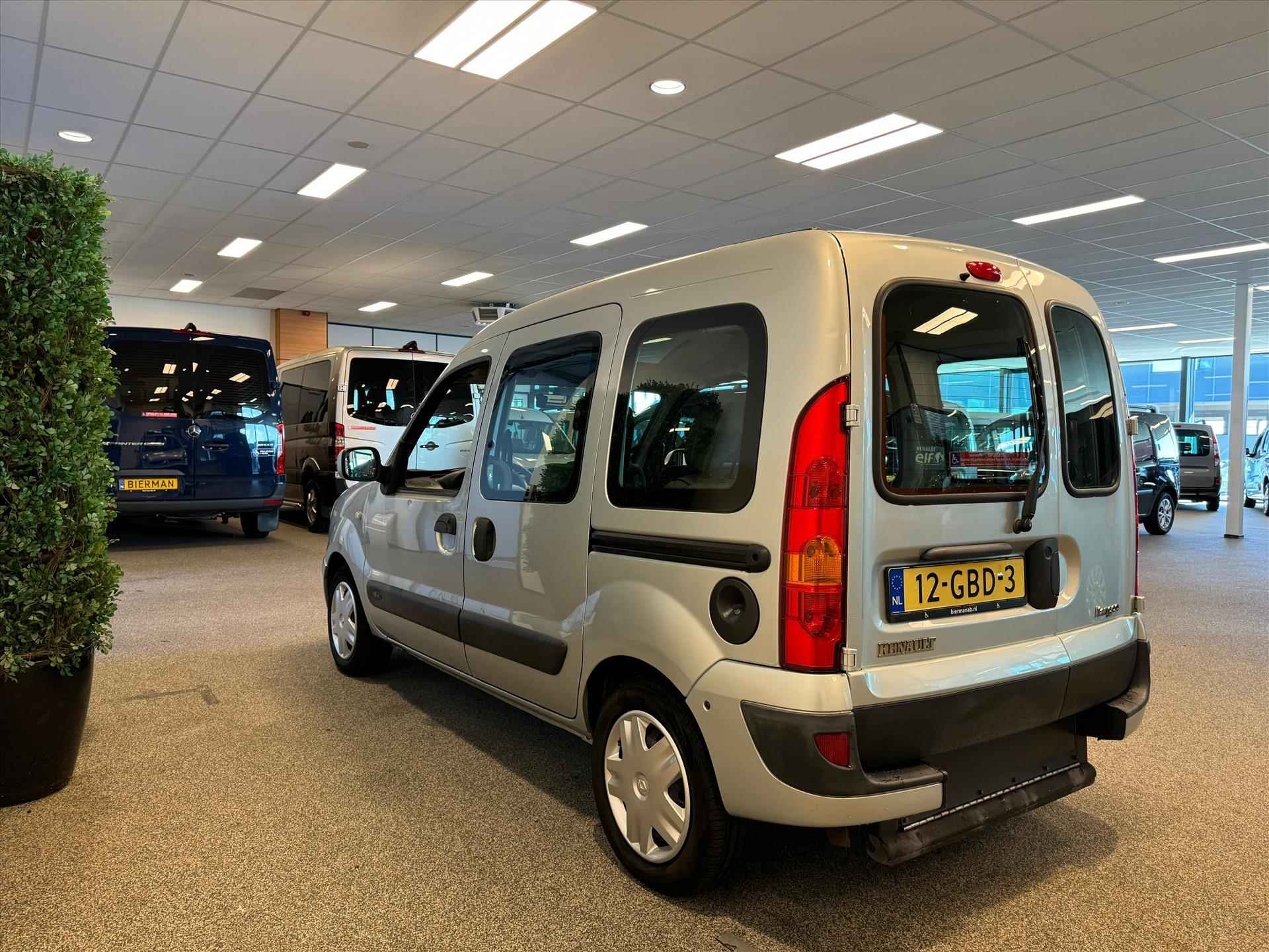 Renault Kangoo Rolstoelauto Automaat (airco) 3+1 - 12/38