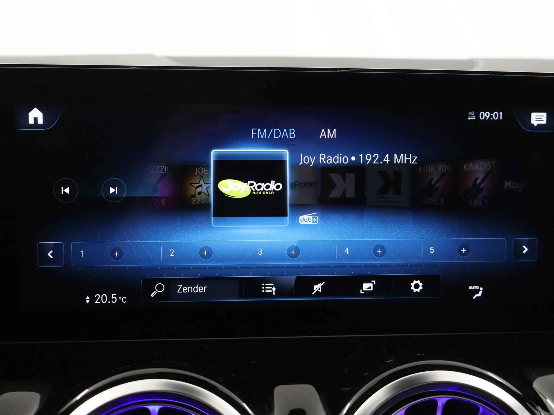 Mercedes-Benz GLA-klasse 250 e Business Solution AMG Limited | Panoramadak | Sfeerverlichting | 20'' Velgen | Nightpakket | Achteruitrijcamera | Apple Carplay | - 16/44