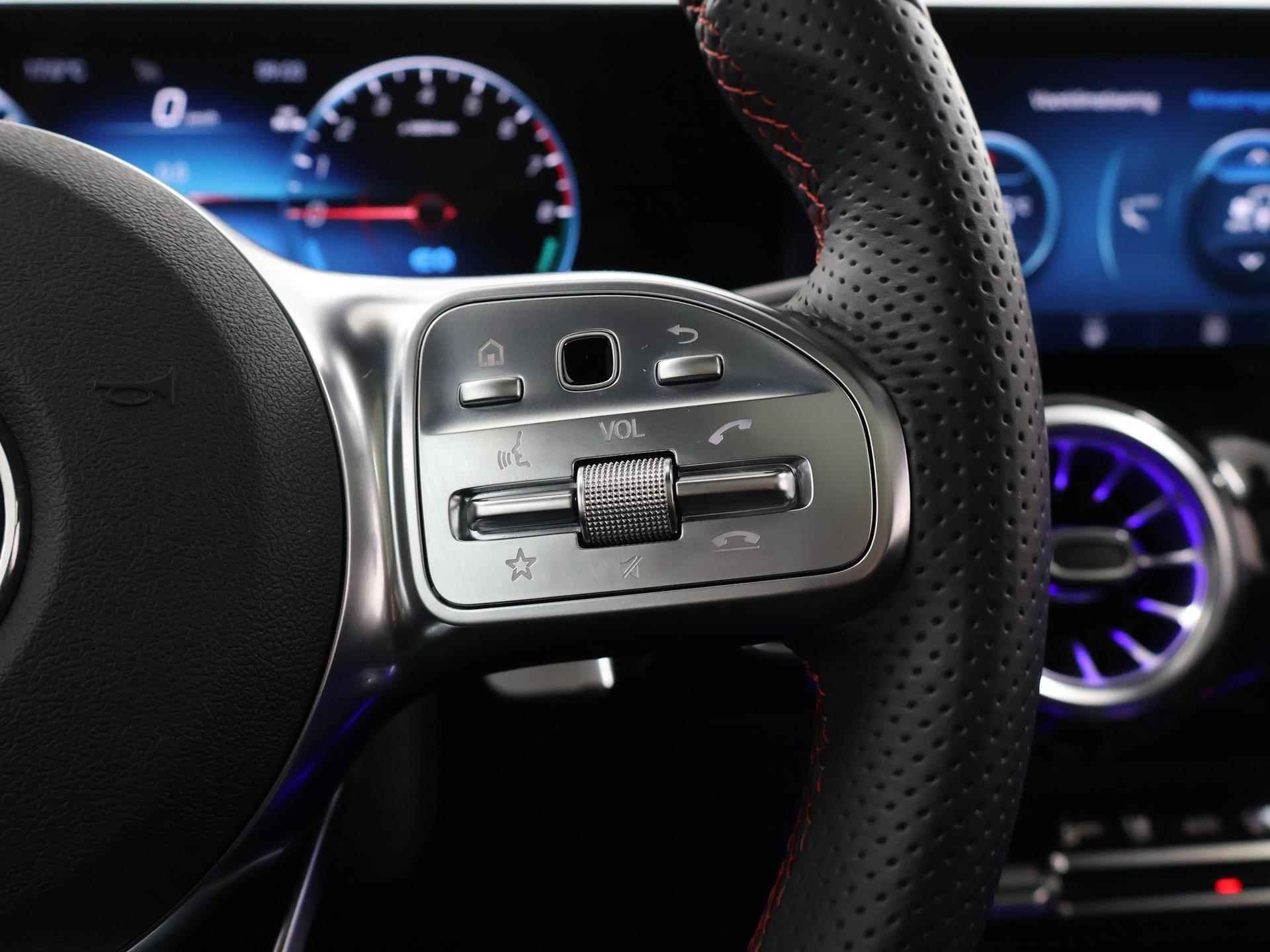Mercedes-Benz GLA-klasse 250 e Business Solution AMG Limited | Panoramadak | Sfeerverlichting | 20'' Velgen | Nightpakket | Achteruitrijcamera | Apple Carplay | - 33/44