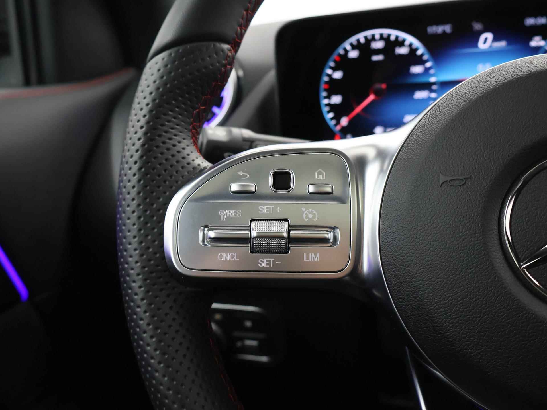Mercedes-Benz GLA-klasse 250 e Business Solution AMG Limited | Panoramadak | Sfeerverlichting | 20'' Velgen | Nightpakket | Achteruitrijcamera | Apple Carplay | - 35/44