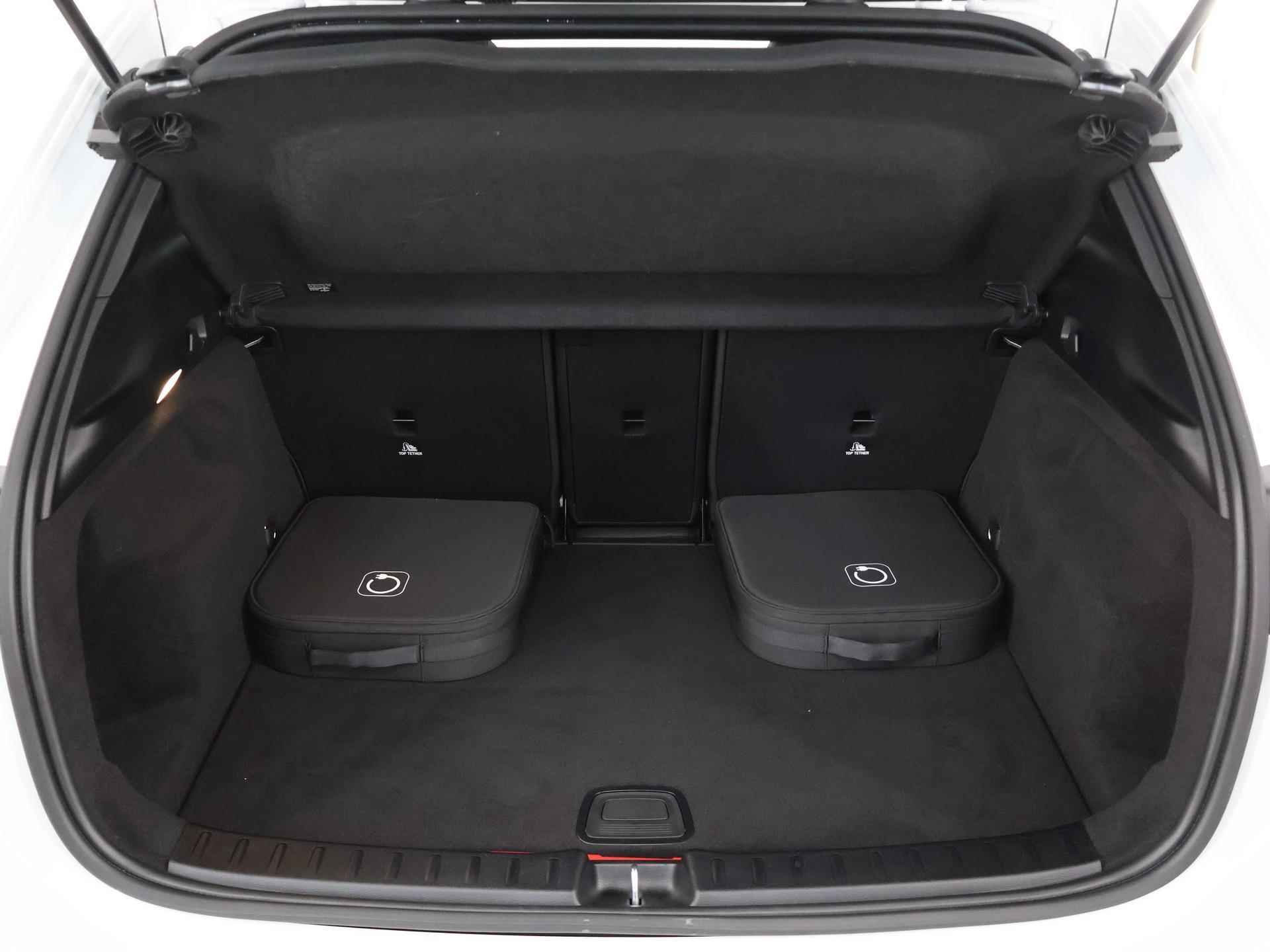 Mercedes-Benz GLA-klasse 250 e Business Solution AMG Limited | Panoramadak | Sfeerverlichting | 20'' Velgen | Nightpakket | Achteruitrijcamera | Apple Carplay | - 40/44