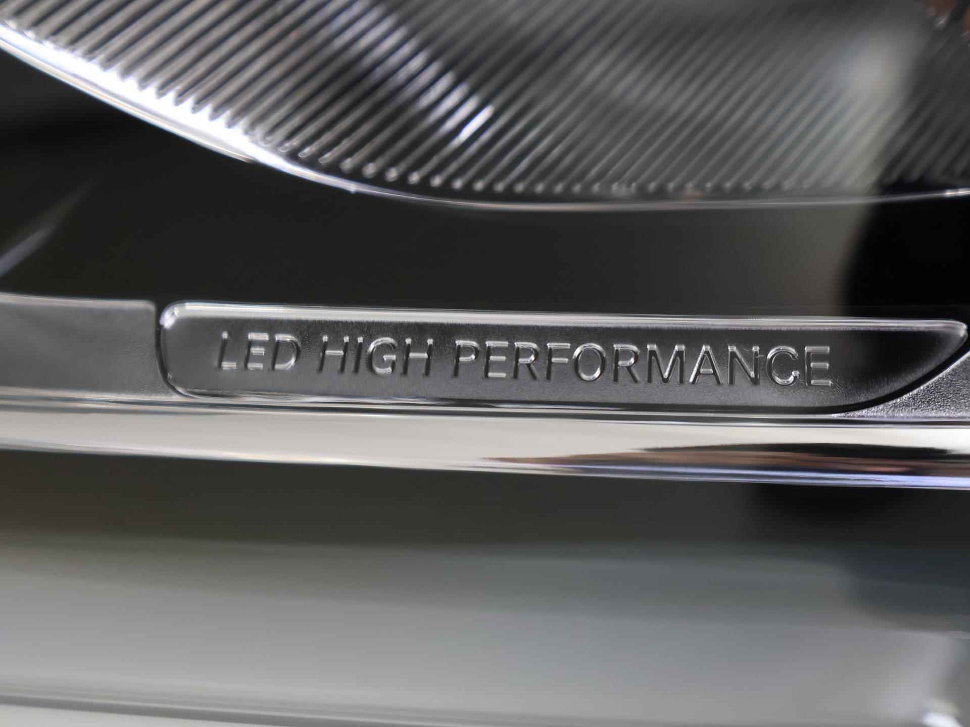 Mercedes-Benz GLA-klasse 250 e Business Solution AMG Limited | Panoramadak | Sfeerverlichting | 20'' Velgen | Nightpakket | Achteruitrijcamera | Apple Carplay | - 42/44