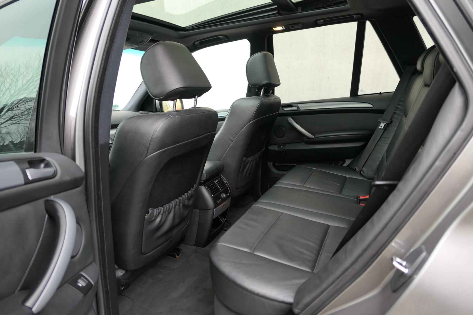 BMW X5 4.4i High Executive Facelift 320pk LPG G3 Panodak Navi Carplay Sportstoelen Youngtimer - 6/26