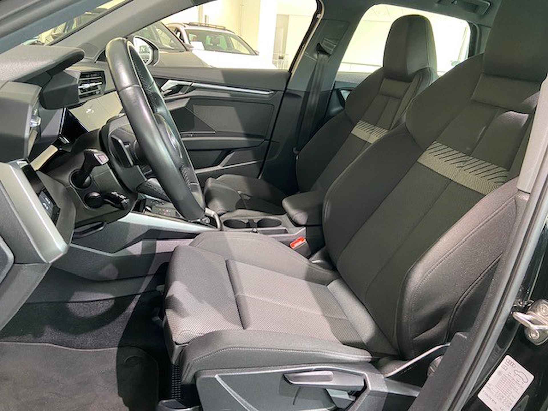 Audi A3 Sportback 30 TFSI Advanced edition AUT/ Metallic/ Led/ digitale cockpit/  Clima/ Navi/ Parkeersensor A. / 18  lmv - 11/22
