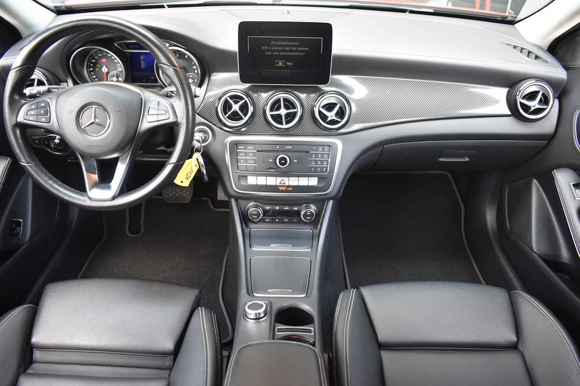 Mercedes-benz GLA-klasse 200 Premium AUTOMAAT AMG-STYLING - 13/16