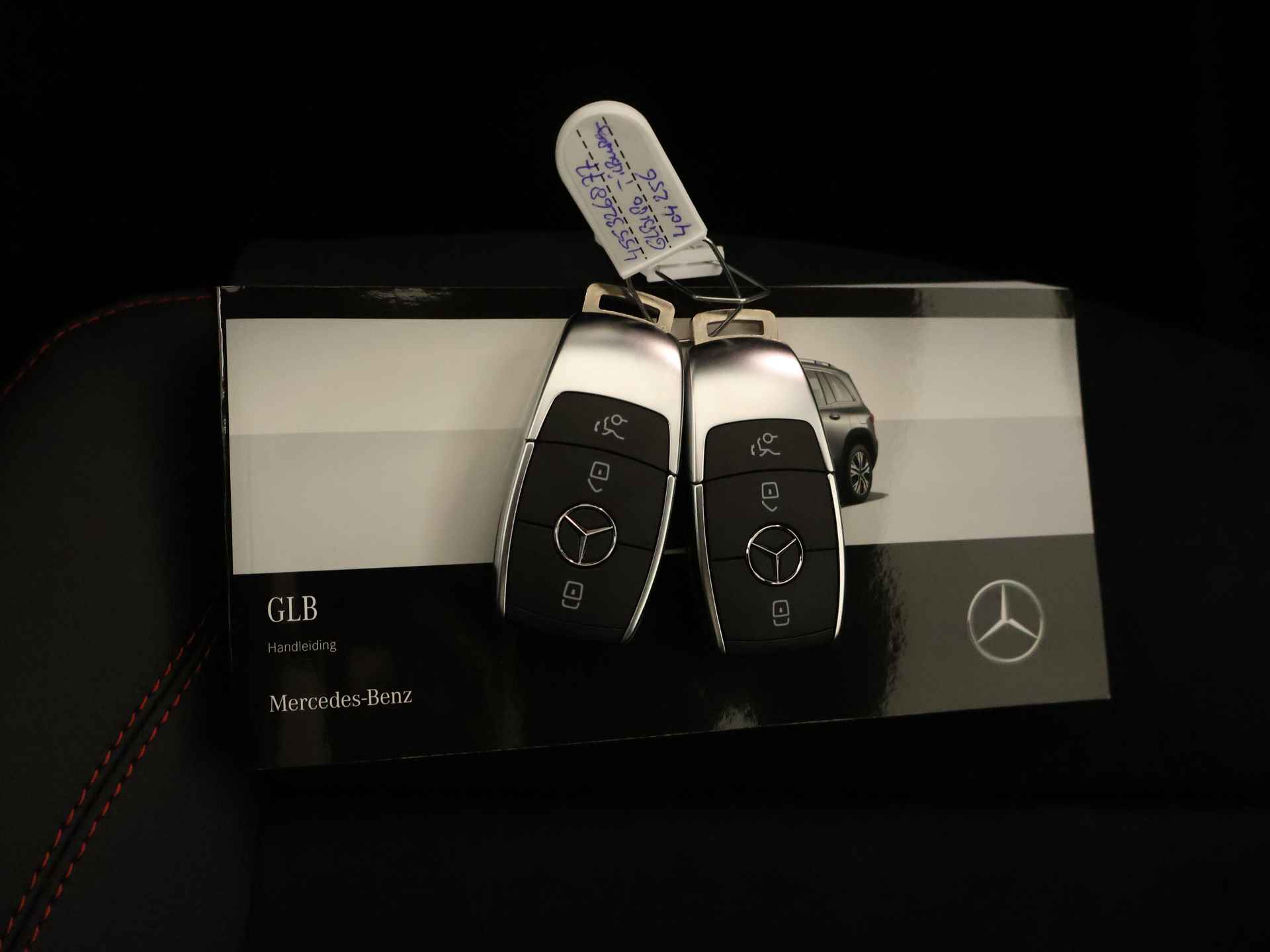 Mercedes-Benz GLB 180 Star Edition 7p | Trekhaak | Nightpakket | Parkeerpakket met 360°-camera | Keyless-Go comfortpakket | GUARD 360 ° Vehicle protection Plus | Premium Plus pakket | USB-pakket plus | - 11/39