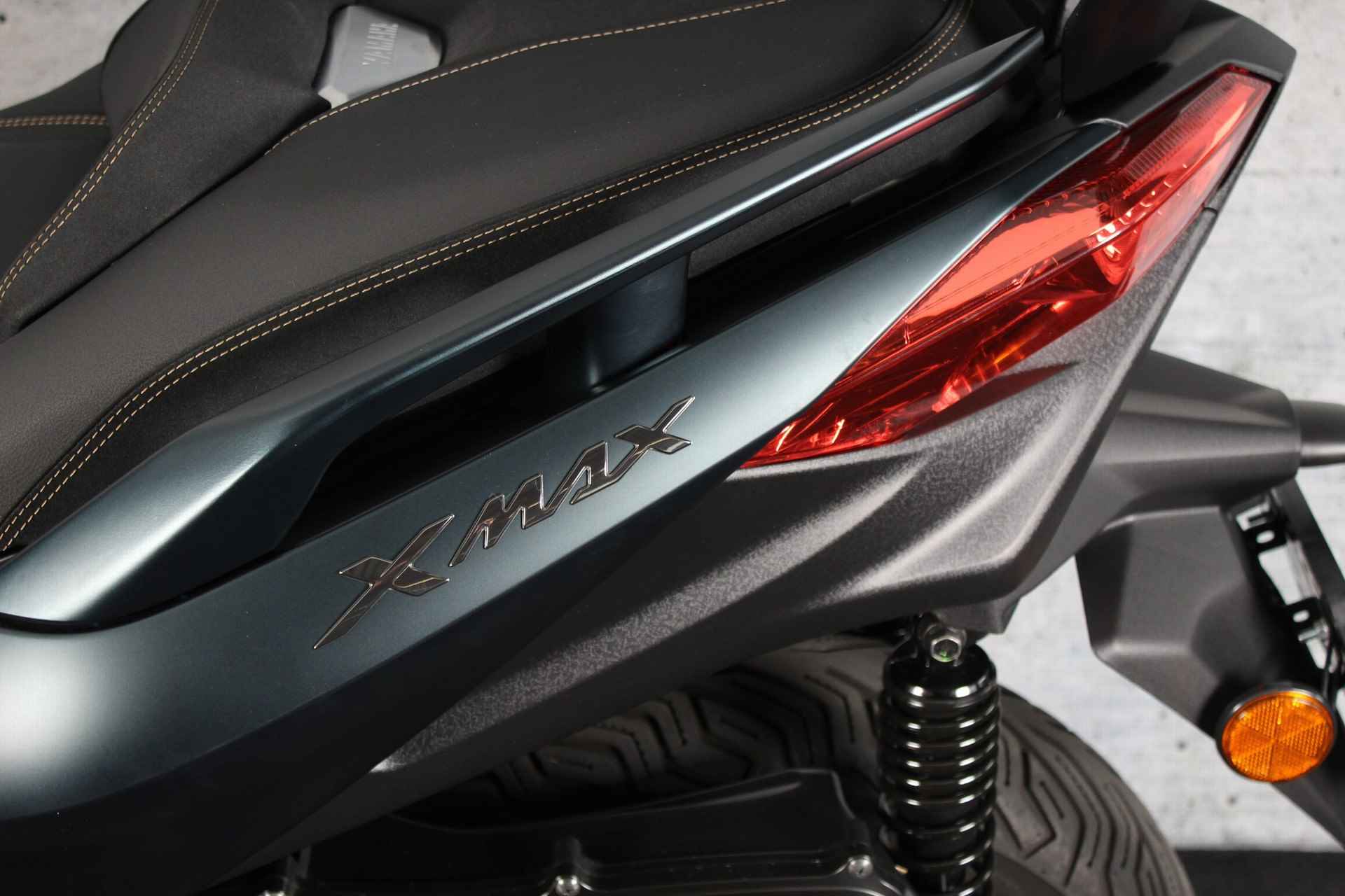 Yamaha XMax 300 Tech Max ABS BTW-motor - 13/17