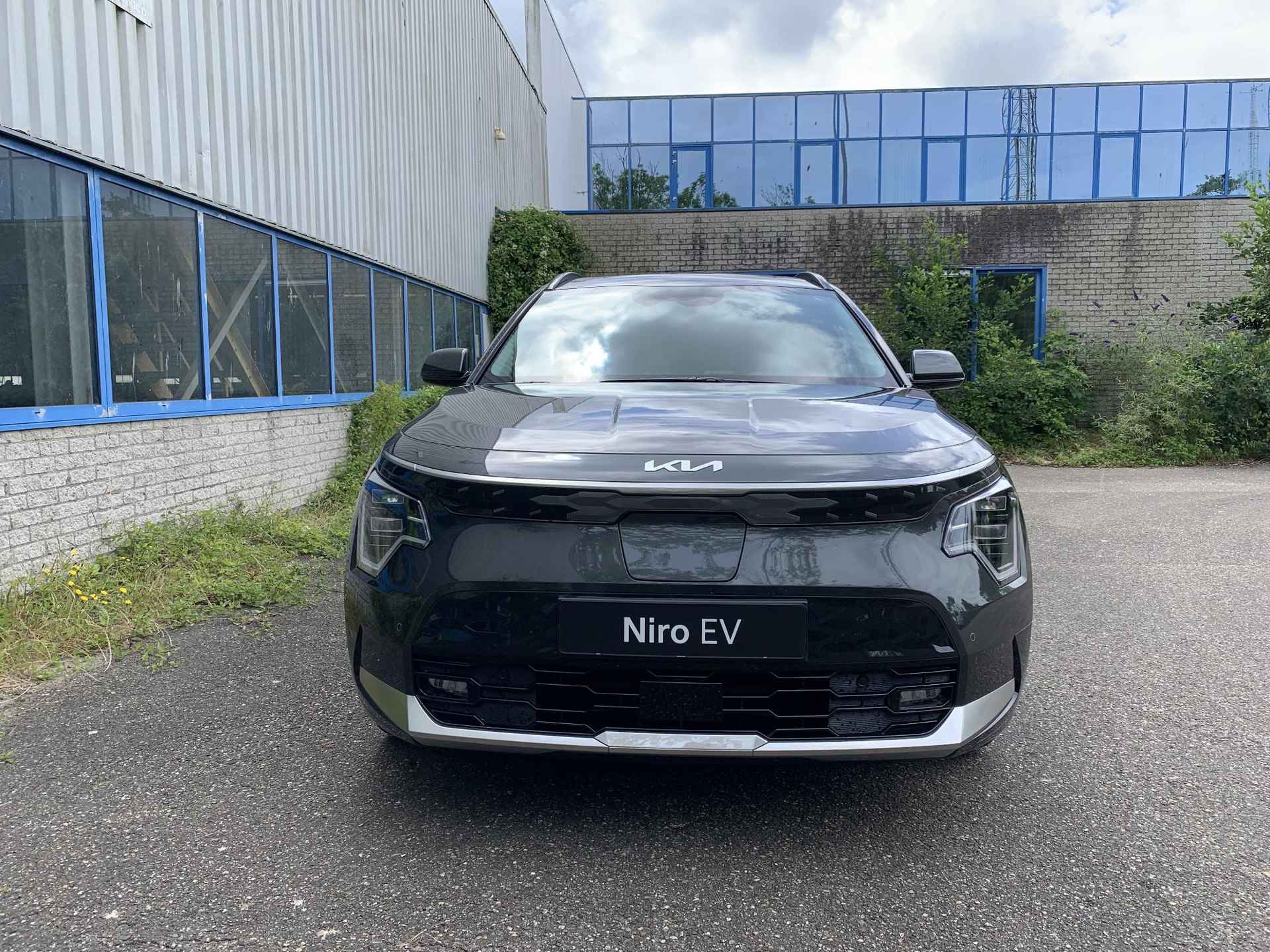 Kia Niro EV DynamicPlusLine 64.8 kWh Direct Leverbaar | PANO | Stoel en Stuur-verwarming | Elek. Achterklep - 4/24