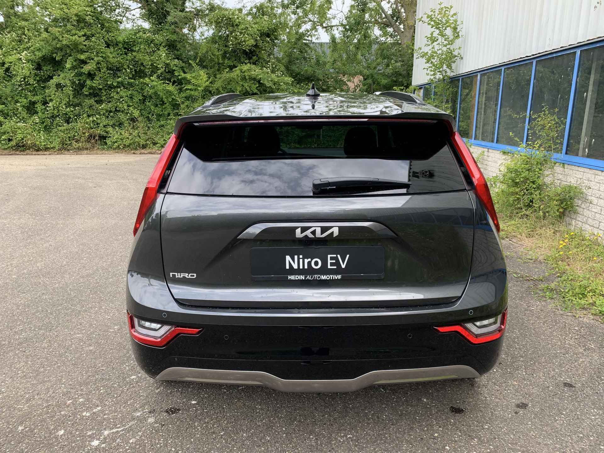 Kia Niro EV DynamicPlusLine 64.8 kWh Direct Leverbaar | PANO | Stoel en Stuur-verwarming | Elek. Achterklep - 10/24