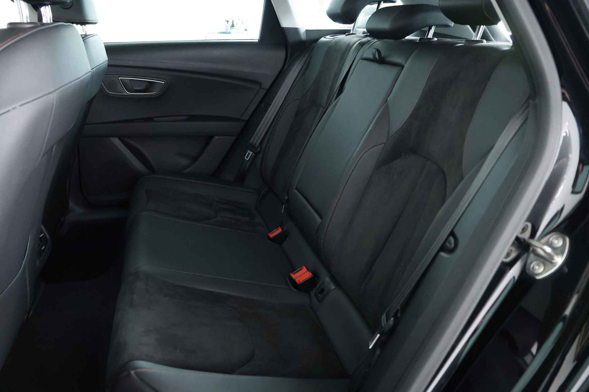 SEAT León ST 1.4 EcoTSI FR / Panorama / Opendak / Leder / LED / ACC / Aut / Carplay - 12/36