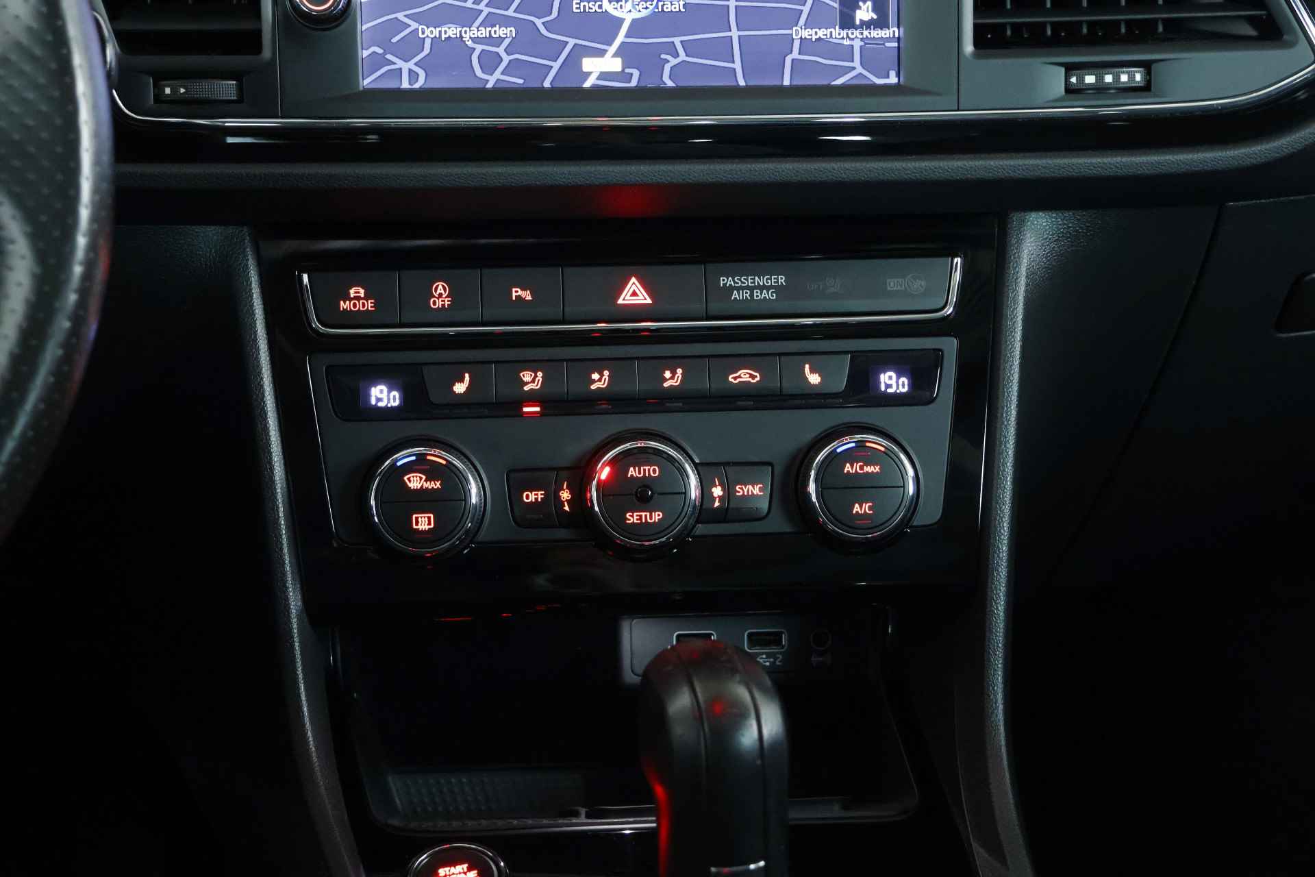 SEAT León ST 1.4 EcoTSI FR / Panorama / Opendak / Leder / LED / ACC / Aut / Carplay - 16/36