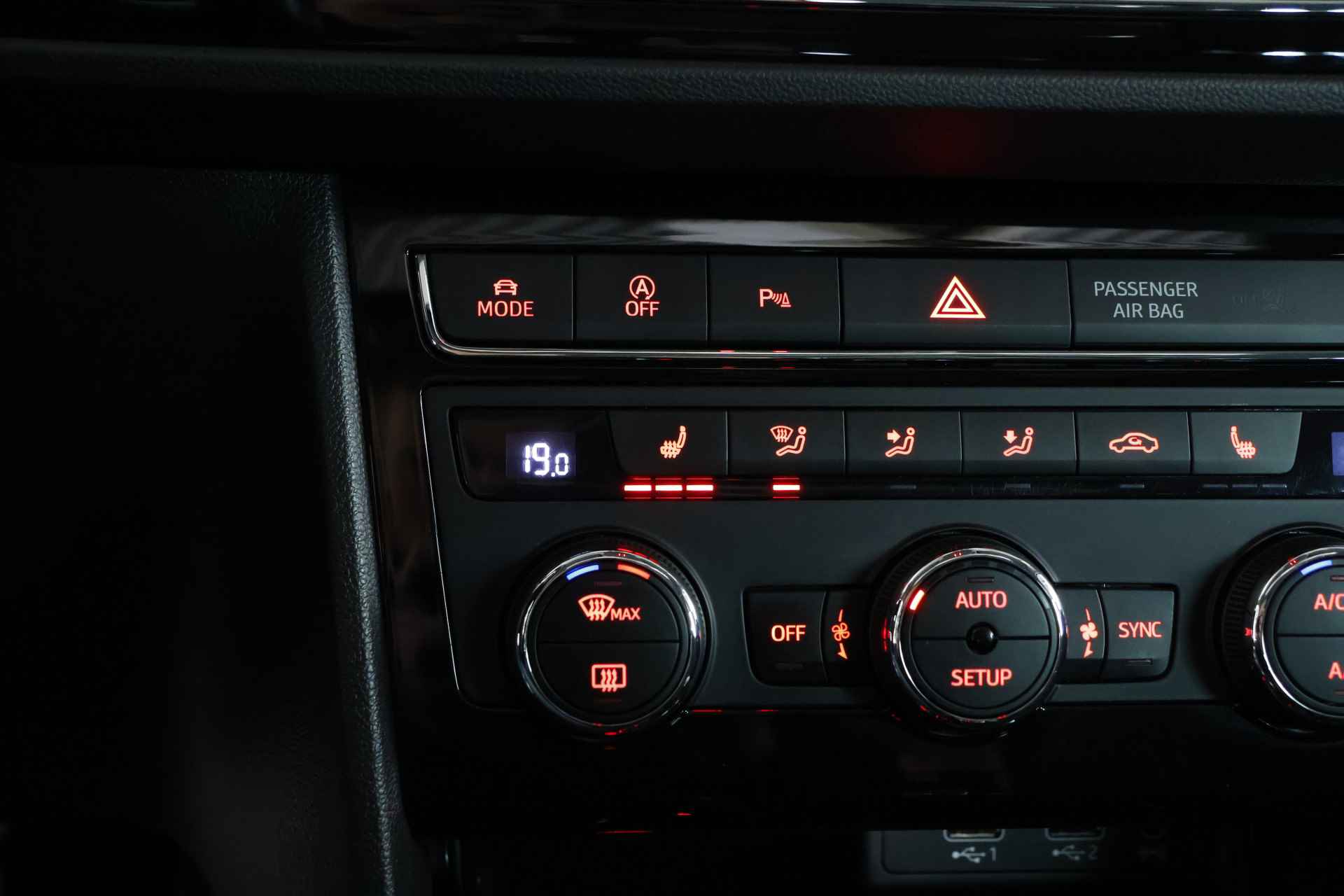 SEAT León ST 1.4 EcoTSI FR / Panorama / Opendak / Leder / LED / ACC / Aut / Carplay - 26/36