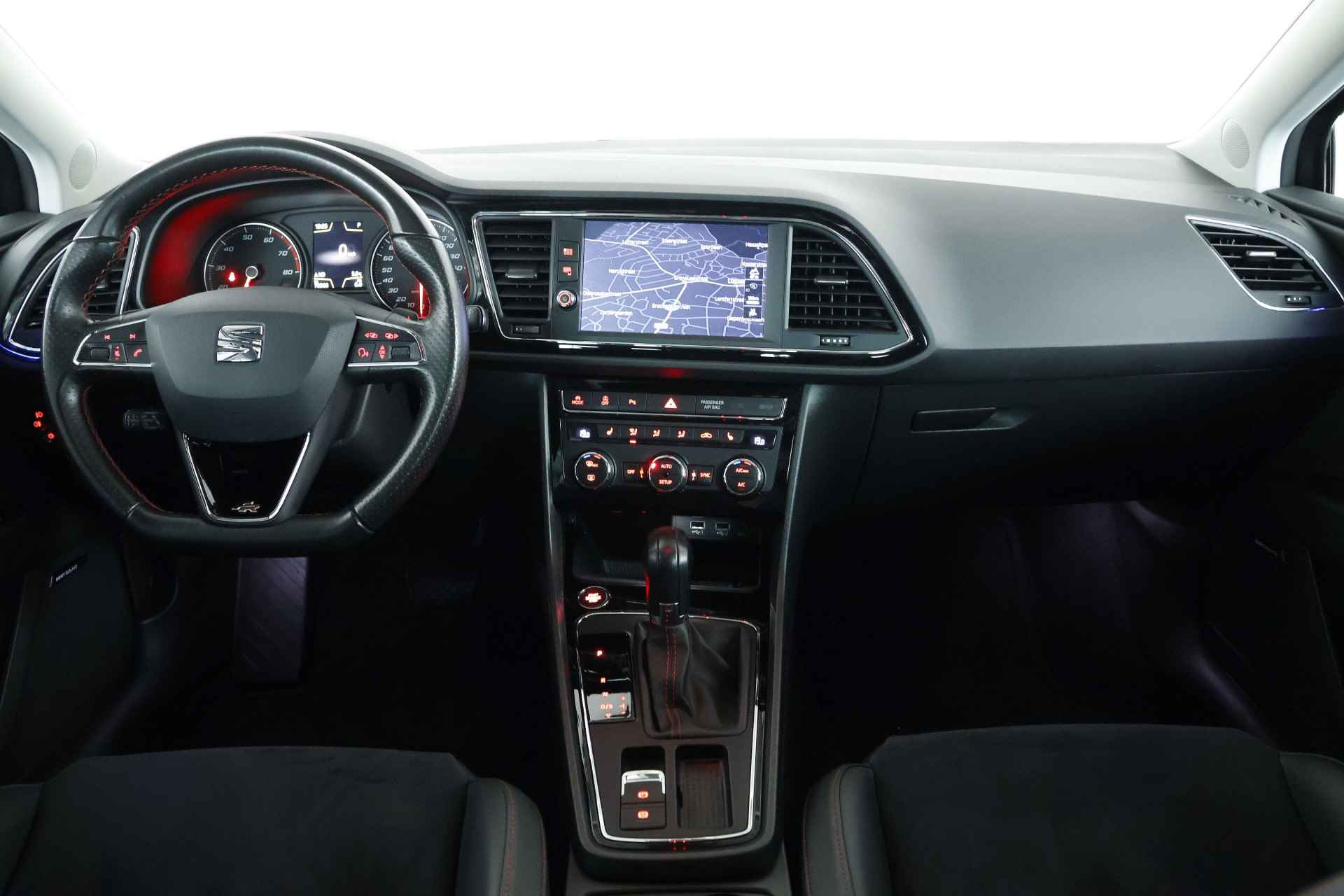 SEAT León ST 1.4 EcoTSI FR / Panorama / Opendak / Leder / LED / ACC / Aut / Carplay - 34/36